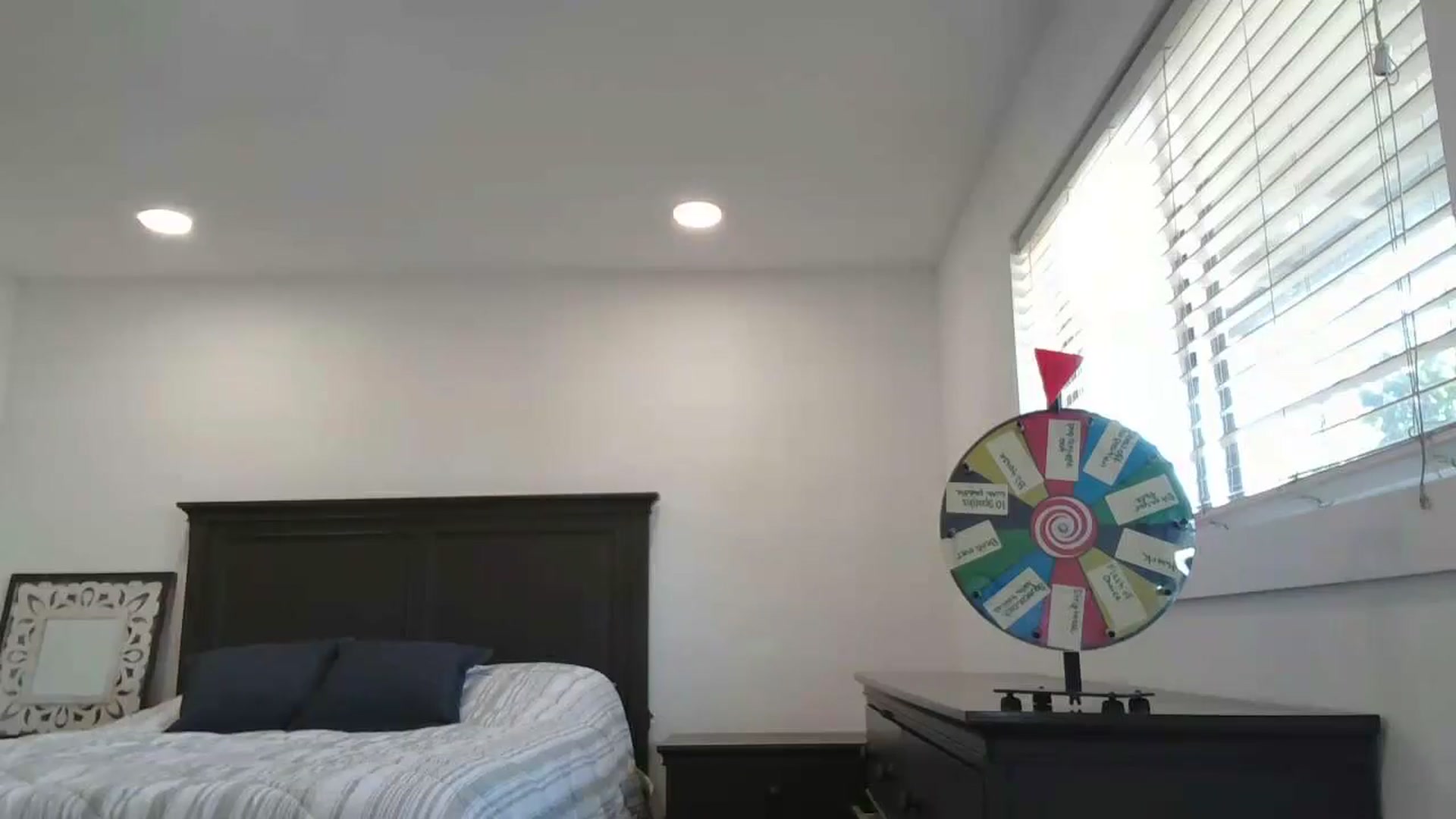 Gallery image thumbnail from blond_milf's myfreecams stream on, 07/15/2024, 23:44 image 13 of 20