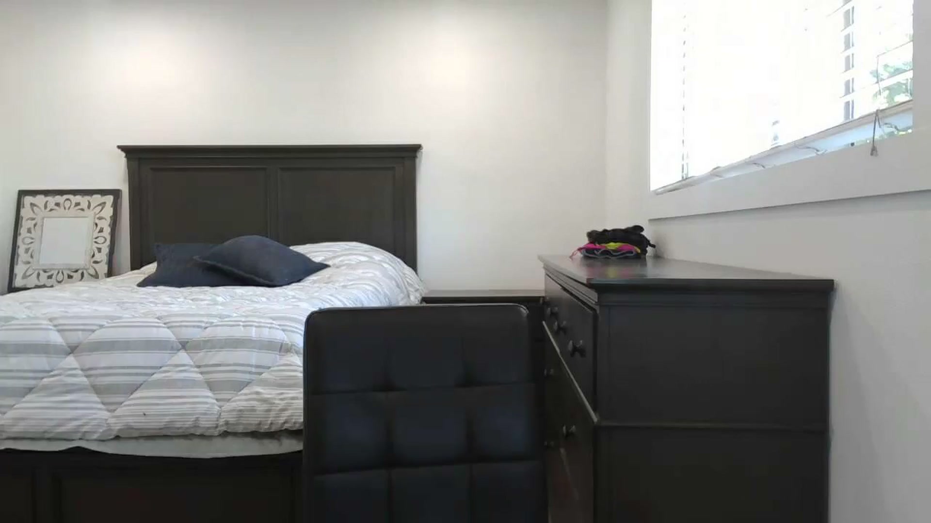 Gallery image thumbnail from blond_milf's myfreecams stream on, 07/19/2024, 20:36 image 8 of 20