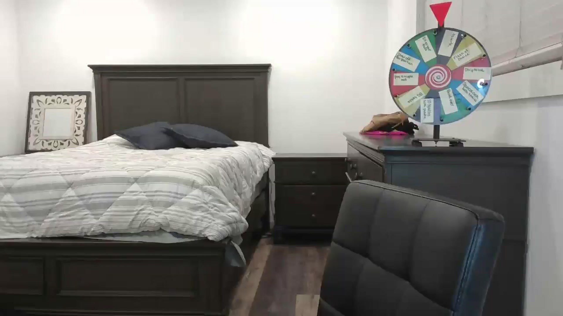 Gallery image thumbnail from blond_milf's myfreecams stream on, 07/20/2024, 05:57 image 4 of 20
