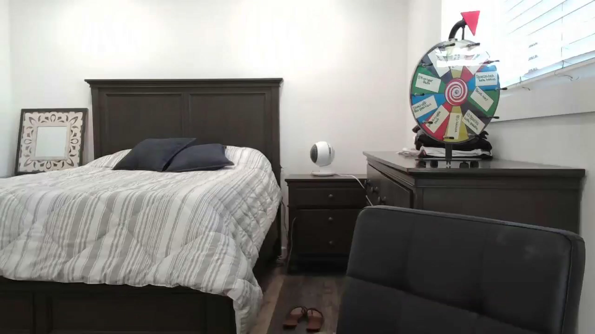 Gallery image thumbnail from blond_milf's myfreecams stream on, 08/01/2024, 21:31 image 6 of 20