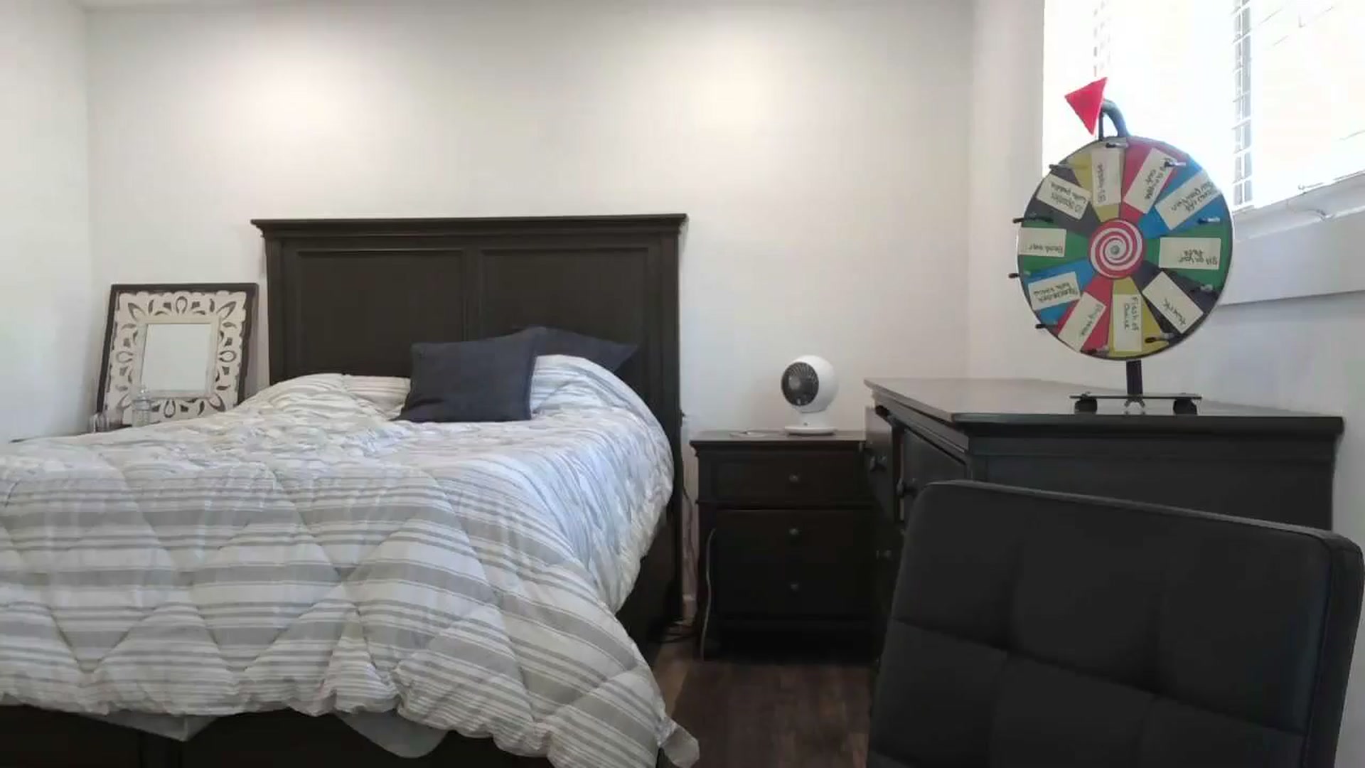 Gallery image thumbnail from blond_milf's myfreecams stream on, 08/05/2024, 21:02 image 15 of 20