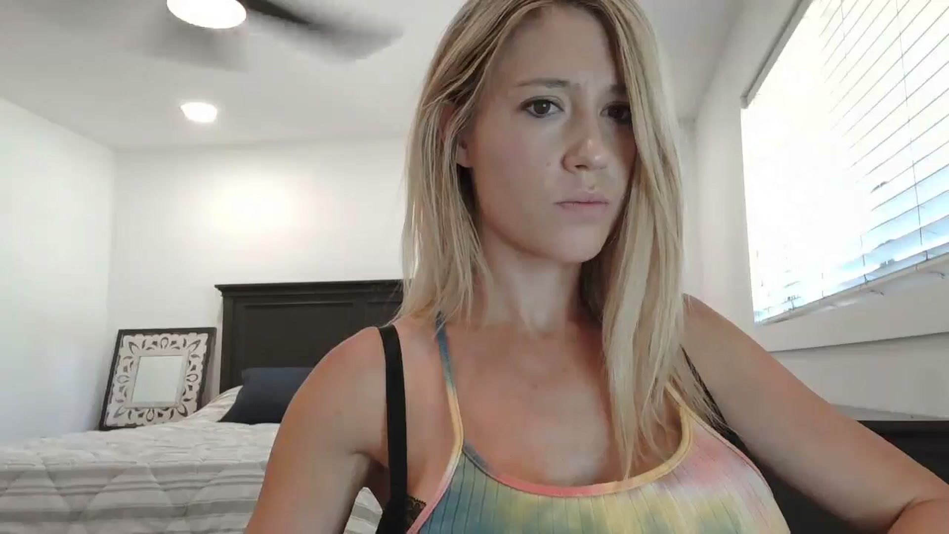 Gallery image thumbnail from blond_milf's myfreecams stream on, 08/07/2024, 19:39 image 19 of 20
