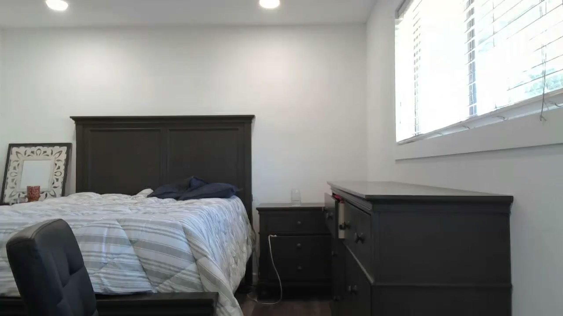 Gallery image thumbnail from blond_milf's myfreecams stream on, 08/09/2024, 20:46 image 2 of 20