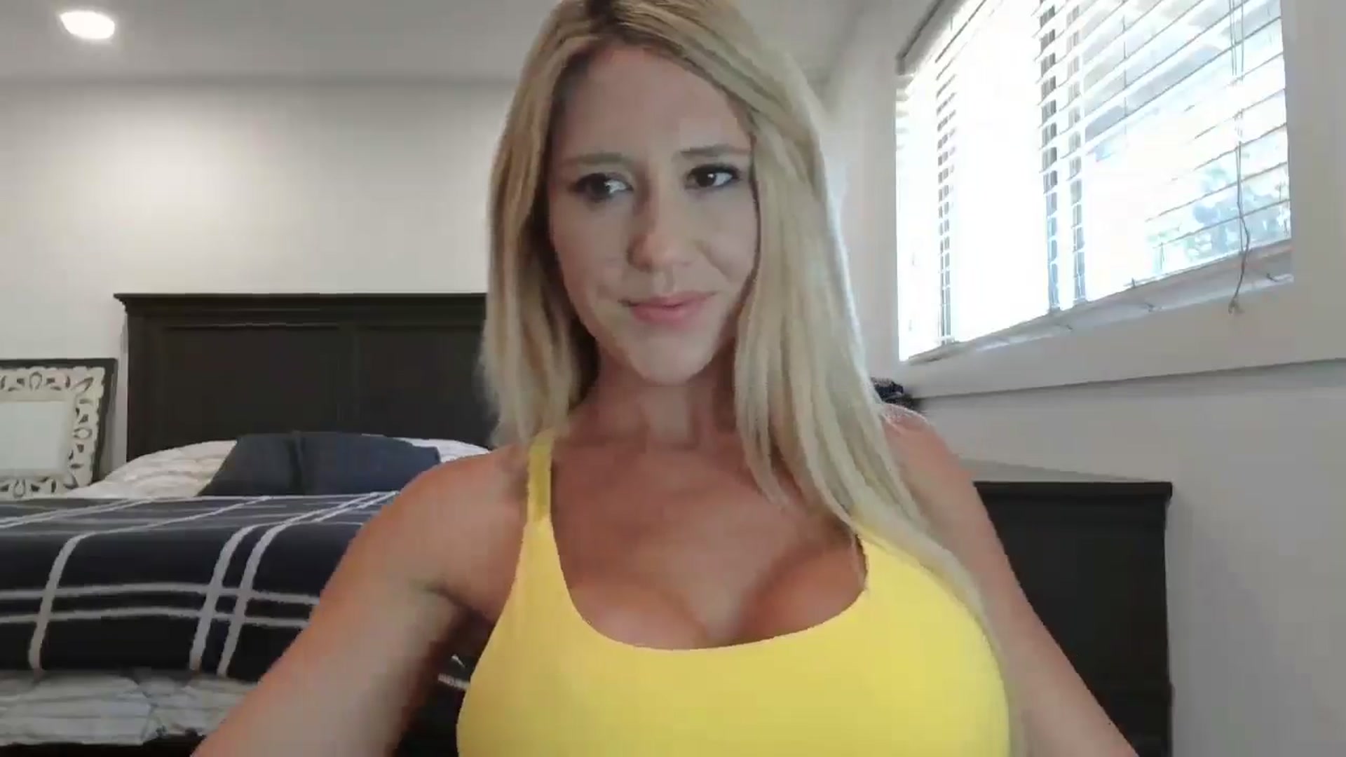 Gallery image thumbnail from blond_milf's myfreecams stream on, 08/12/2024, 19:50 image 20 of 20