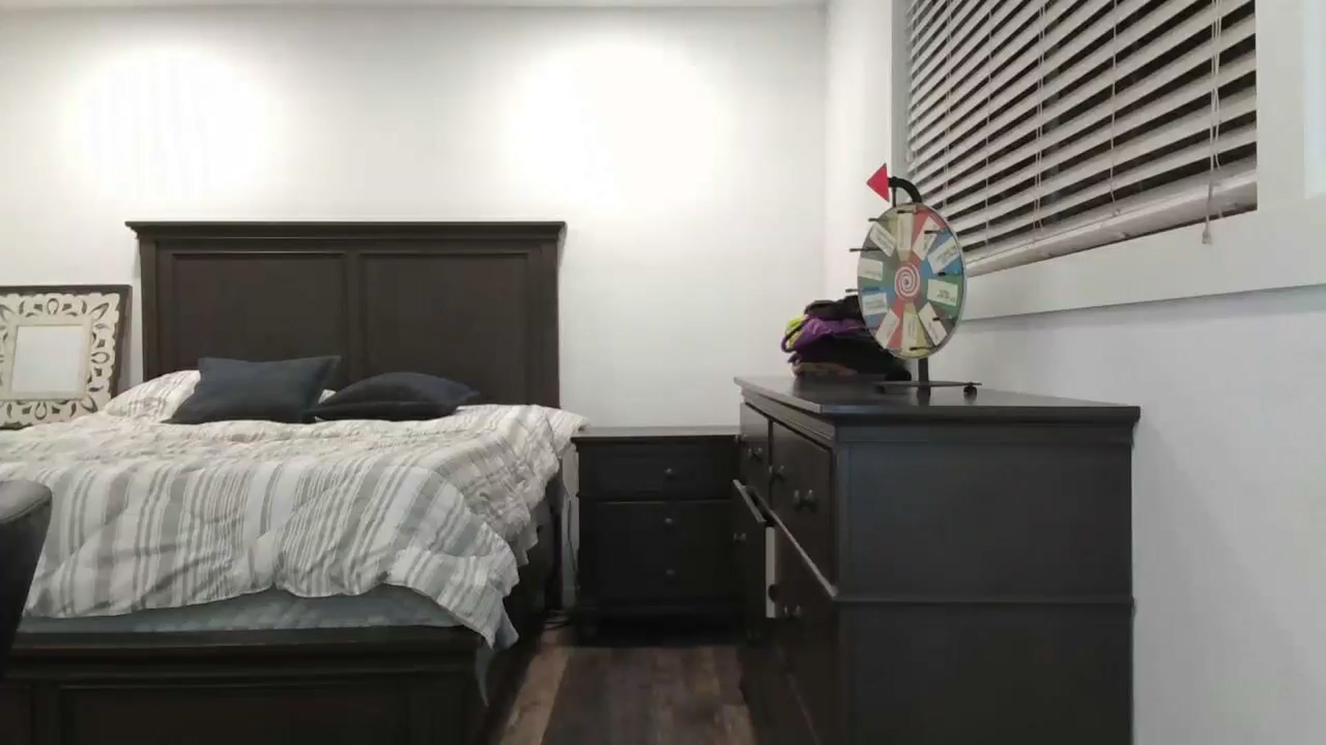 Gallery image thumbnail from blond_milf's myfreecams stream on, 08/15/2024, 05:58 image 7 of 20