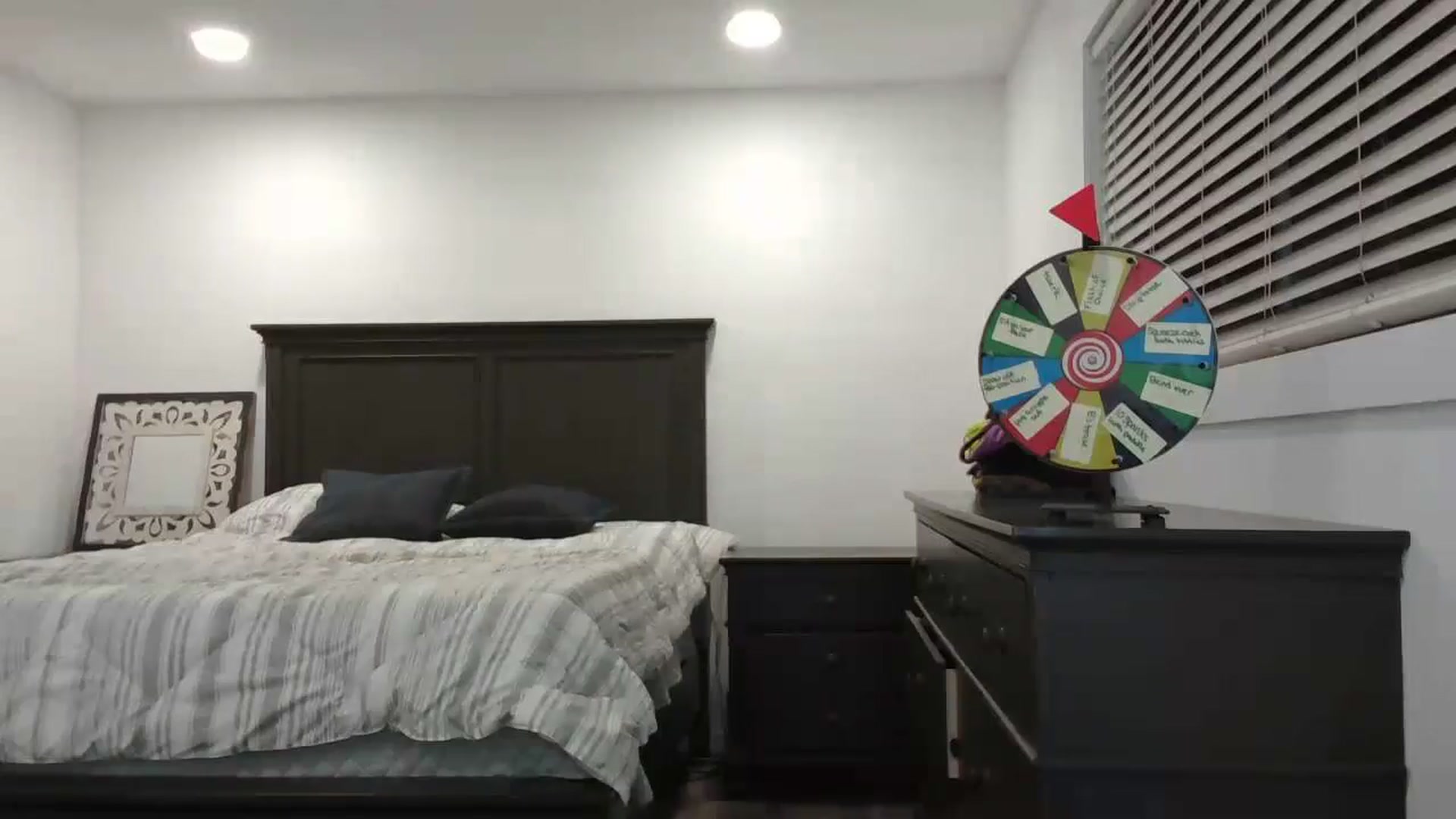 Gallery image thumbnail from blond_milf's myfreecams stream on, 08/15/2024, 05:58 image 11 of 20