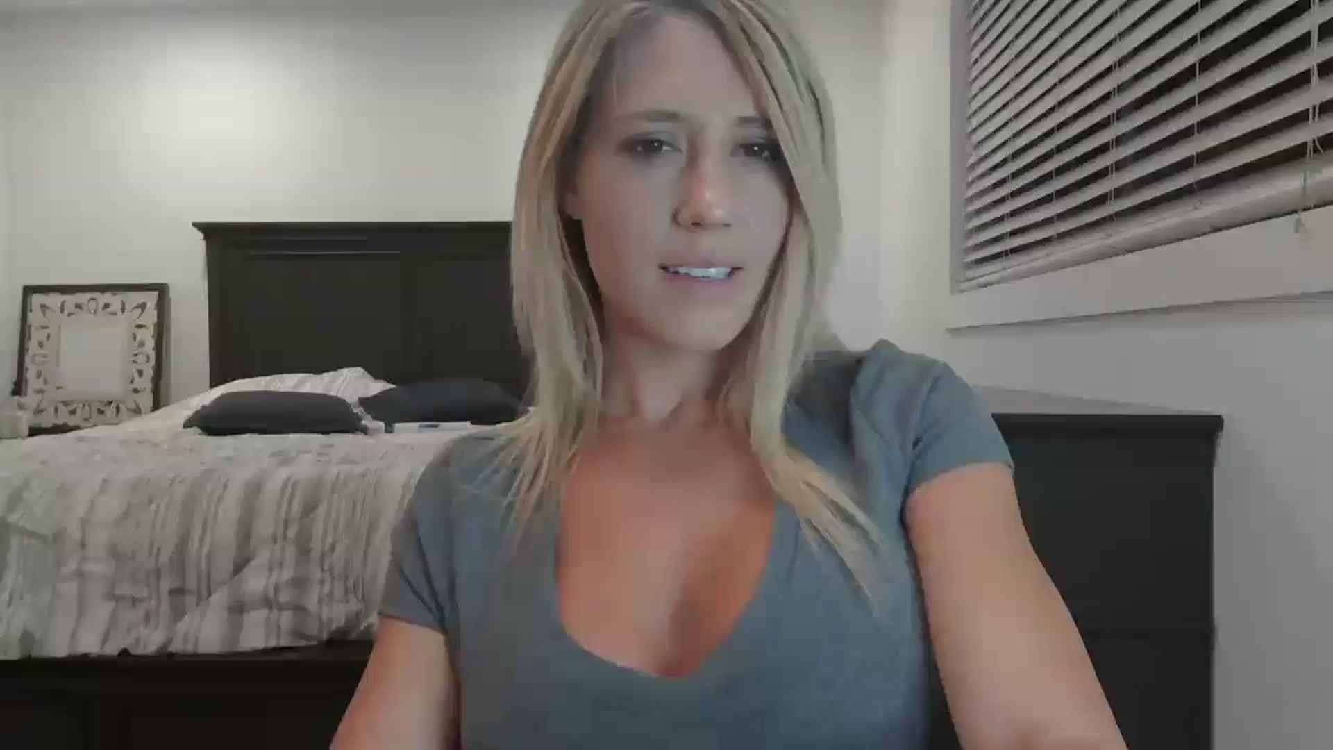 Gallery image thumbnail from blond_milf's myfreecams stream on, 08/20/2024, 06:42 image 1 of 20