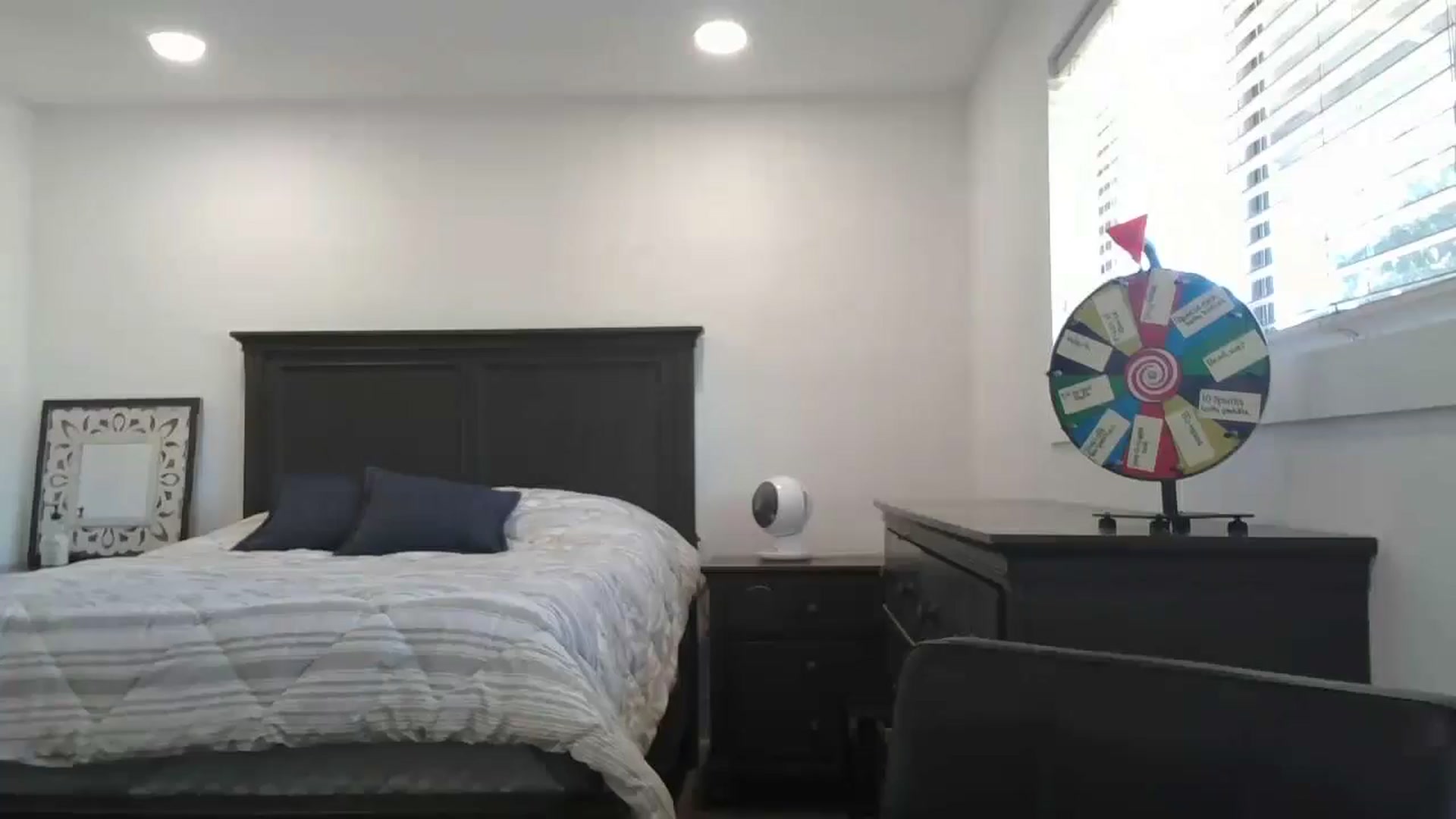 Gallery image thumbnail from blond_milf's myfreecams stream on, 08/21/2024, 19:07 image 7 of 20