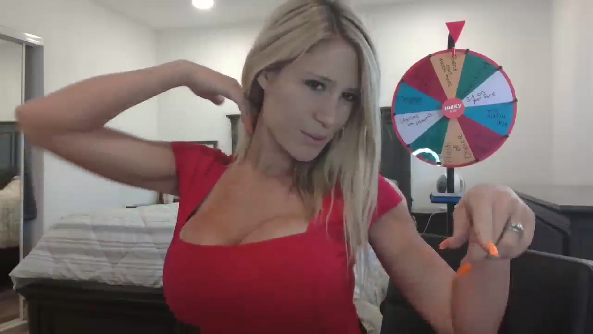 Gallery image thumbnail from blond_milf's myfreecams stream on, 08/22/2024, 20:58 image 20 of 20