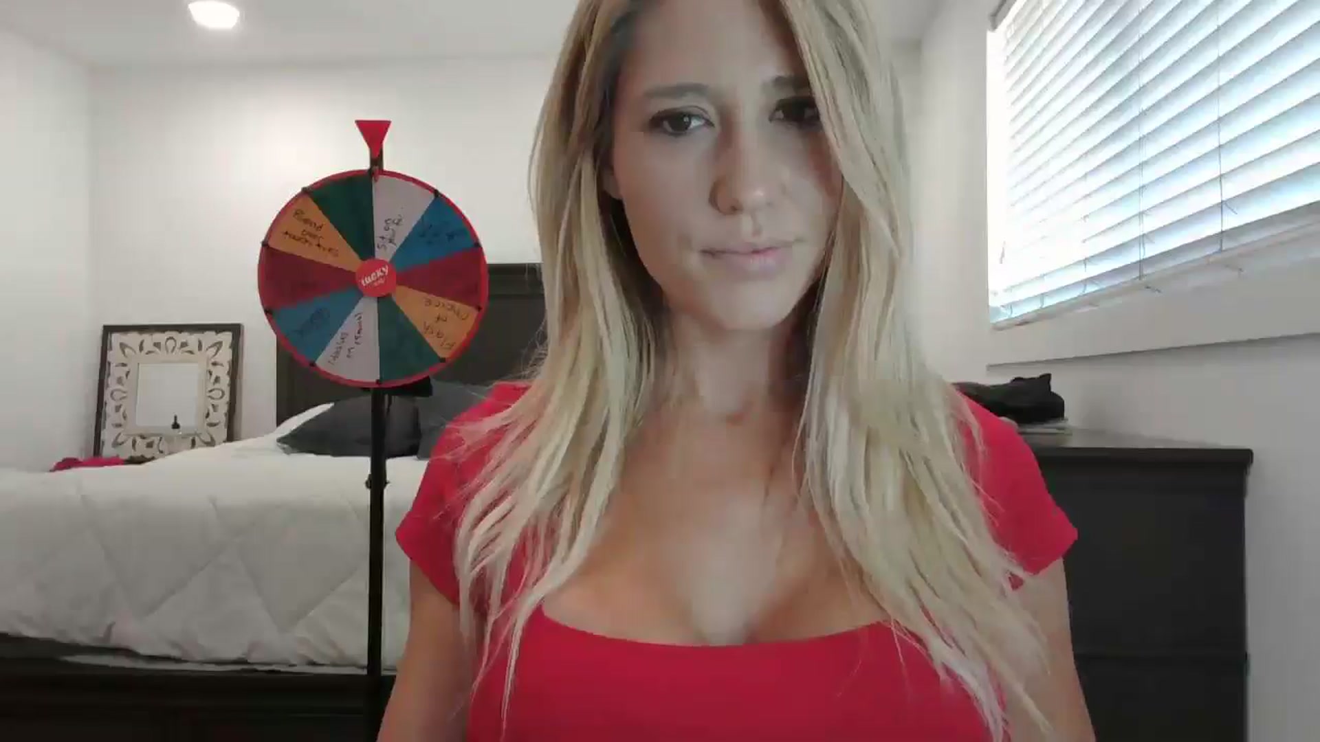 Gallery image thumbnail from blond_milf's myfreecams stream on, 08/30/2024, 21:30 image 2 of 20