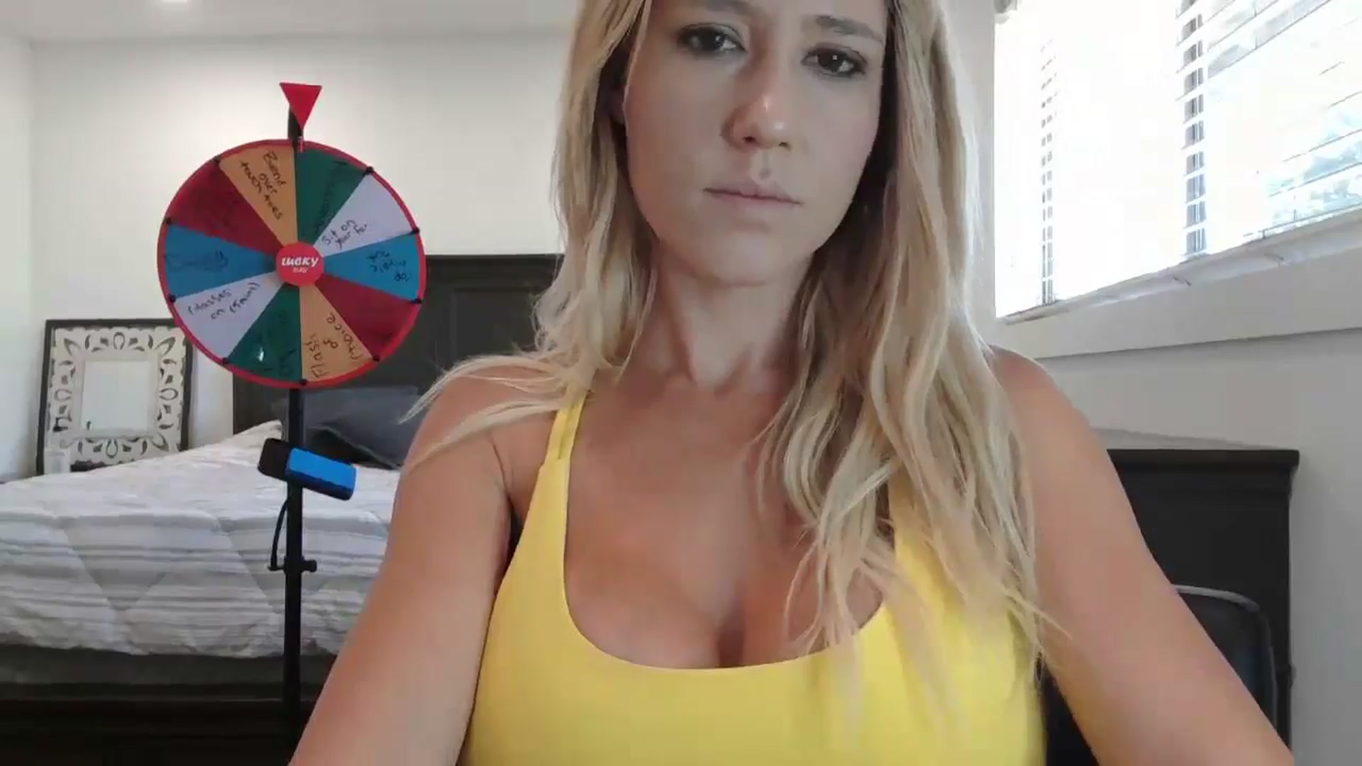 Gallery image thumbnail from blond_milf's myfreecams stream on, 09/04/2024, 20:10 image 15 of 20