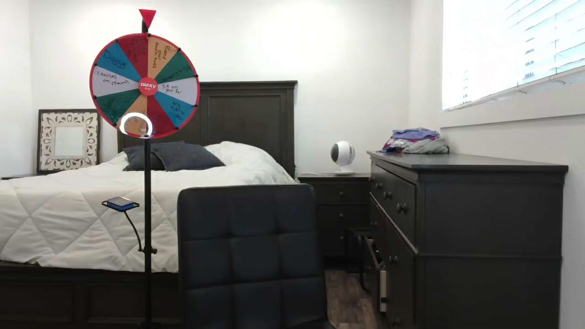 Gallery image thumbnail from blond_milf's myfreecams stream on, 09/06/2024, 18:23 image 20 of 20