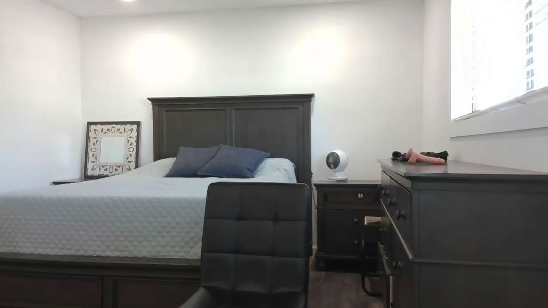 Gallery image thumbnail from blond_milf's myfreecams stream on, 09/10/2024, 21:23 image 8 of 20