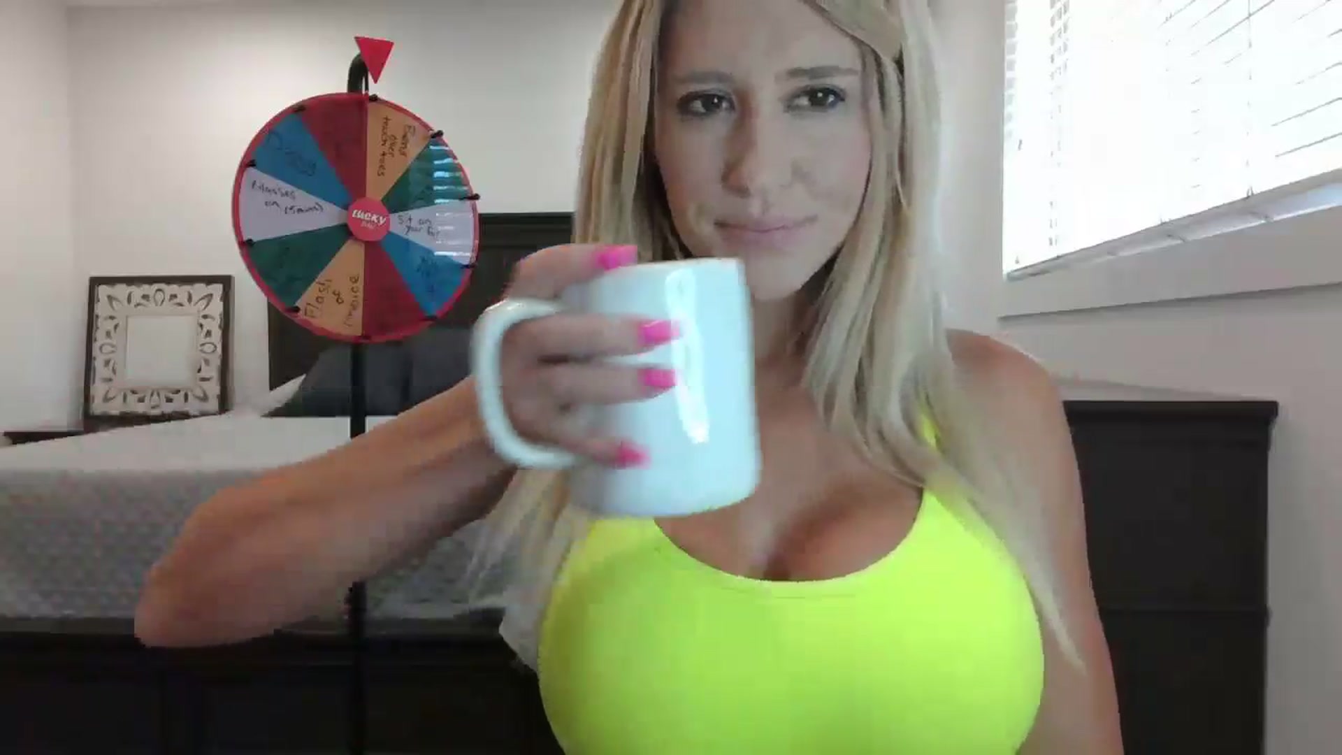 Gallery image thumbnail from blond_milf's myfreecams stream on, 09/11/2024, 20:00 image 14 of 20