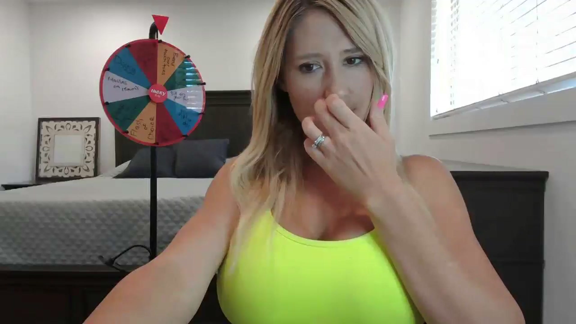 Gallery image thumbnail from blond_milf's myfreecams stream on, 09/11/2024, 20:00 image 17 of 20