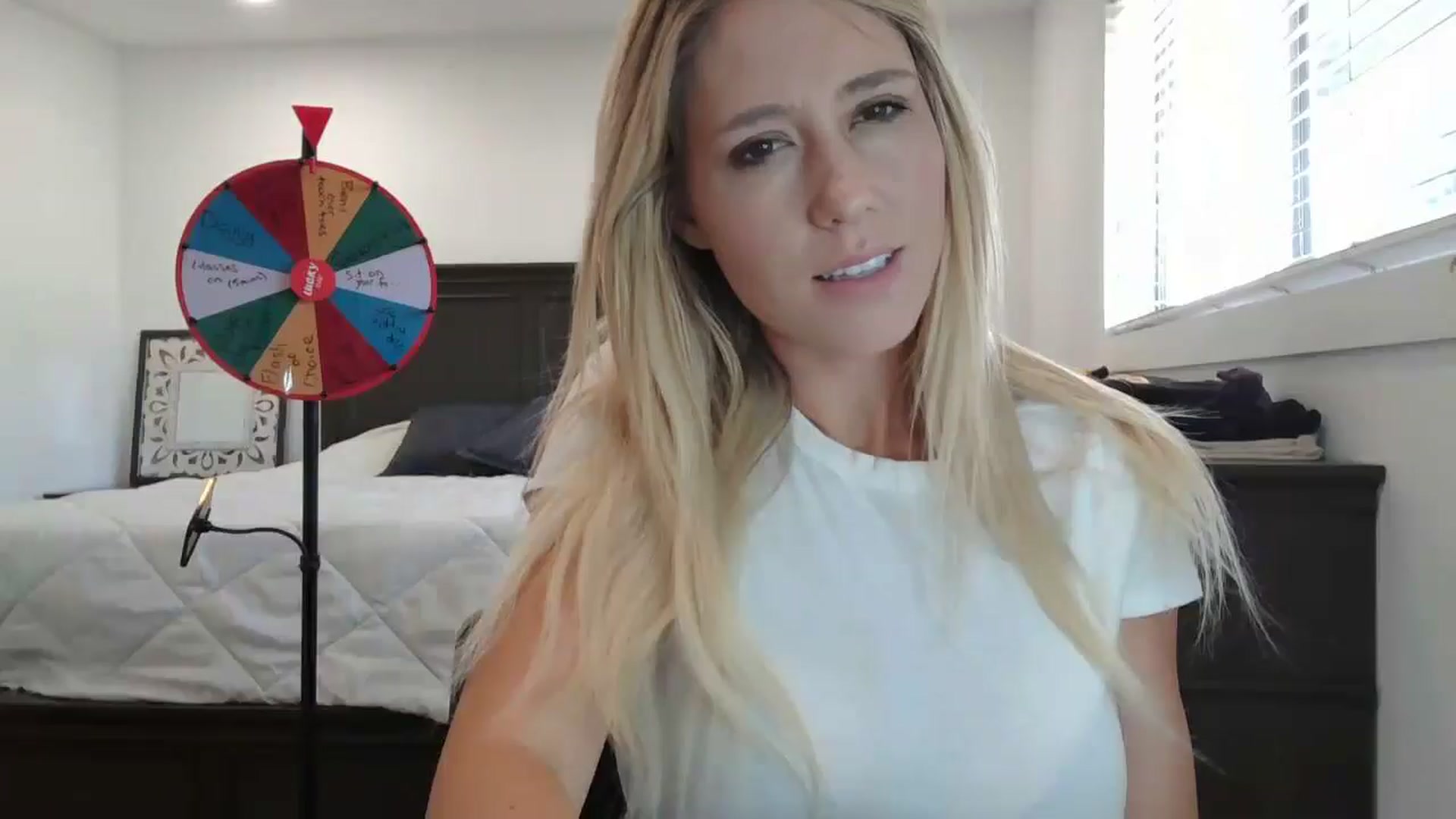 Gallery image thumbnail from blond_milf's myfreecams stream on, 09/17/2024, 06:03 image 3 of 20