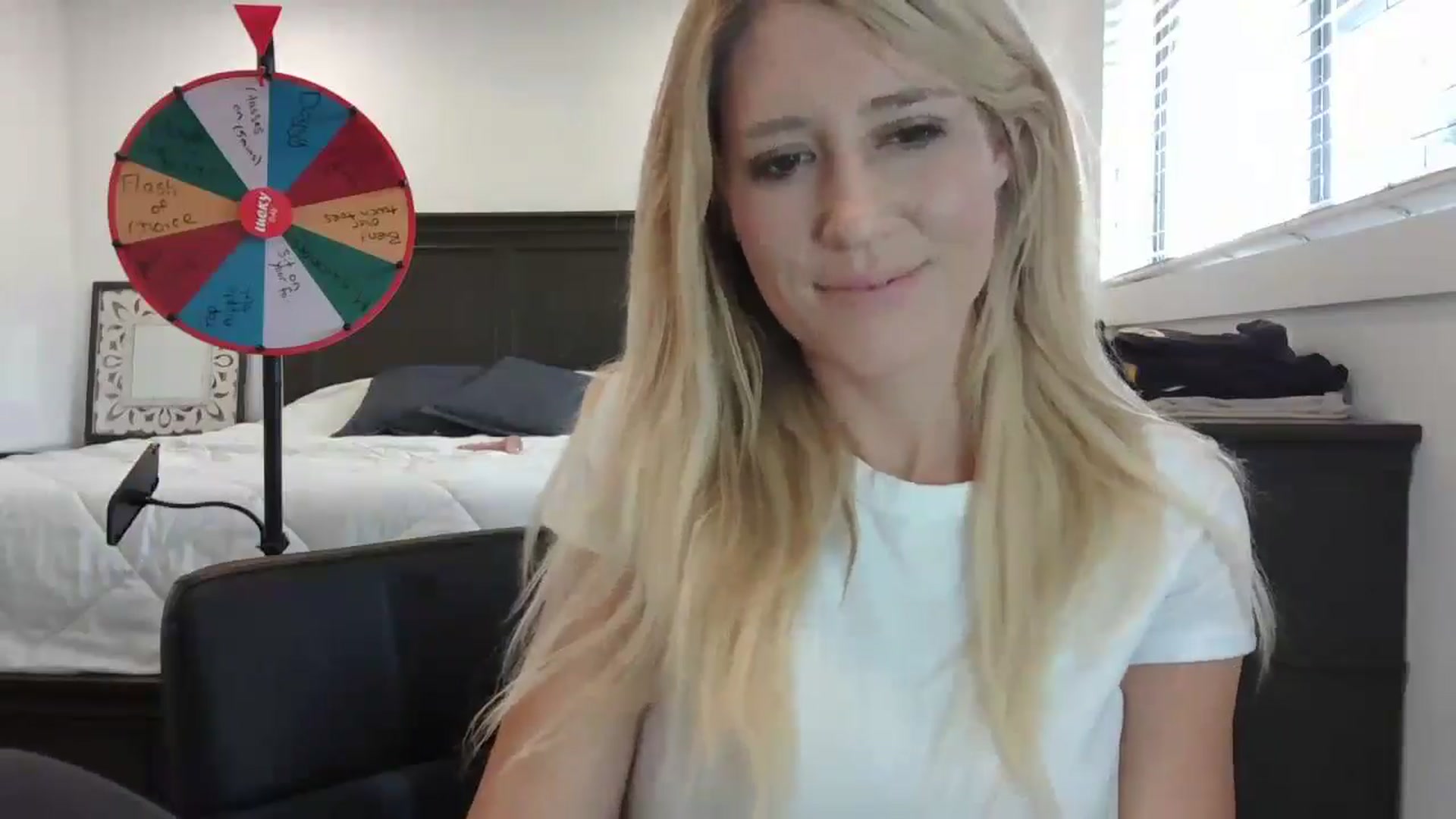 Gallery image thumbnail from blond_milf's myfreecams stream on, 09/17/2024, 06:03 image 13 of 20