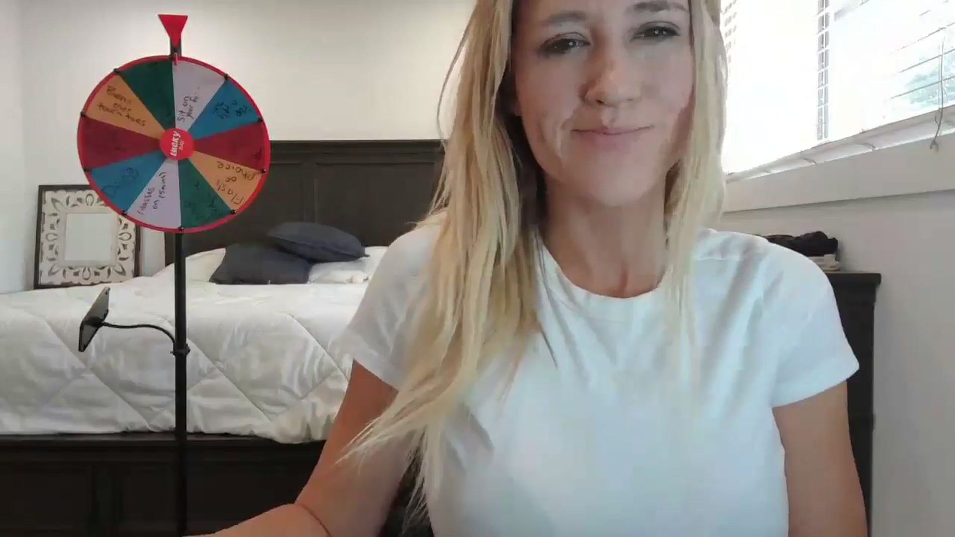 Gallery image thumbnail from blond_milf's myfreecams stream on, 09/17/2024, 06:03 image 11 of 20