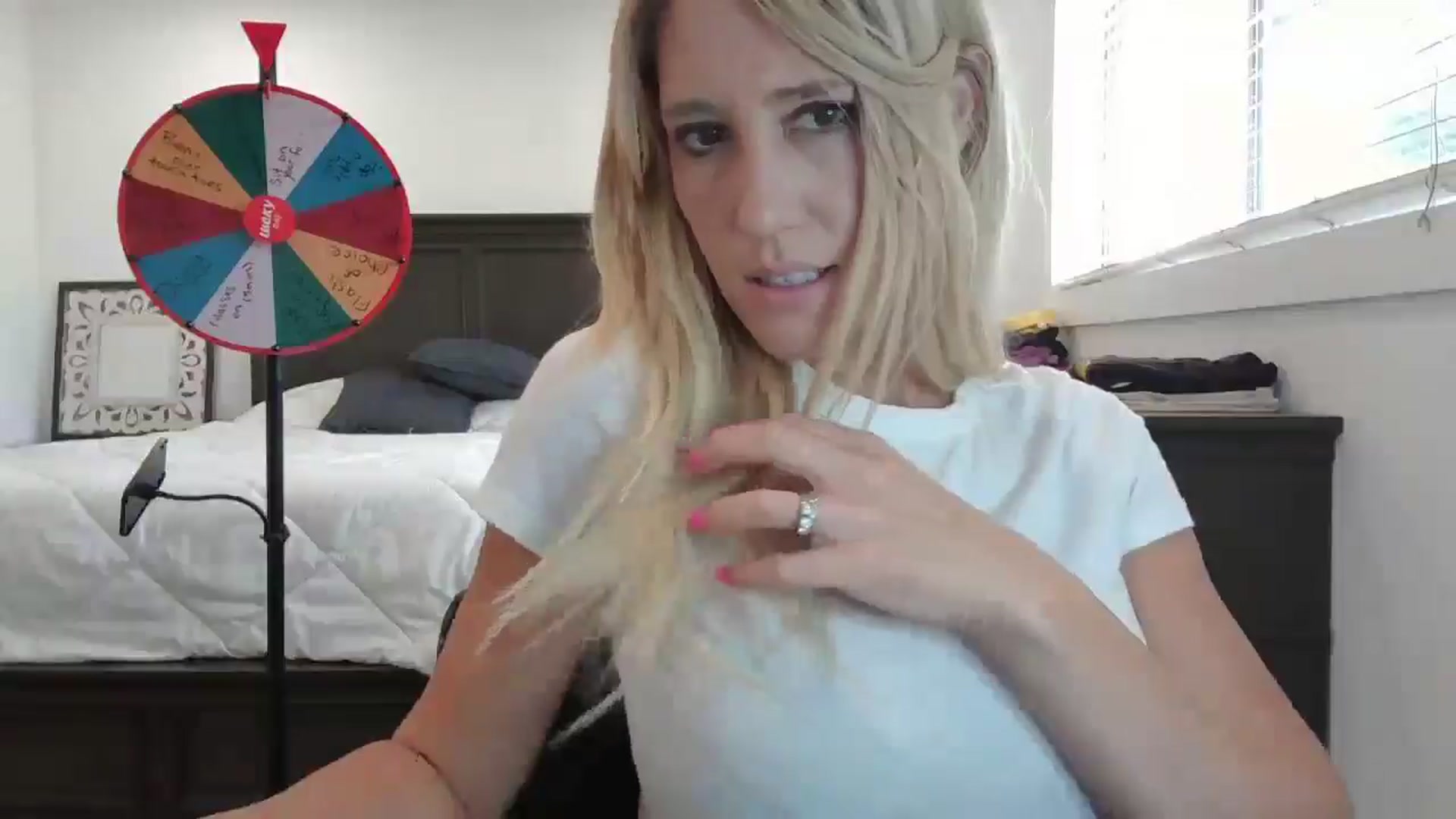 Gallery image thumbnail from blond_milf's myfreecams stream on, 09/17/2024, 06:03 image 8 of 20