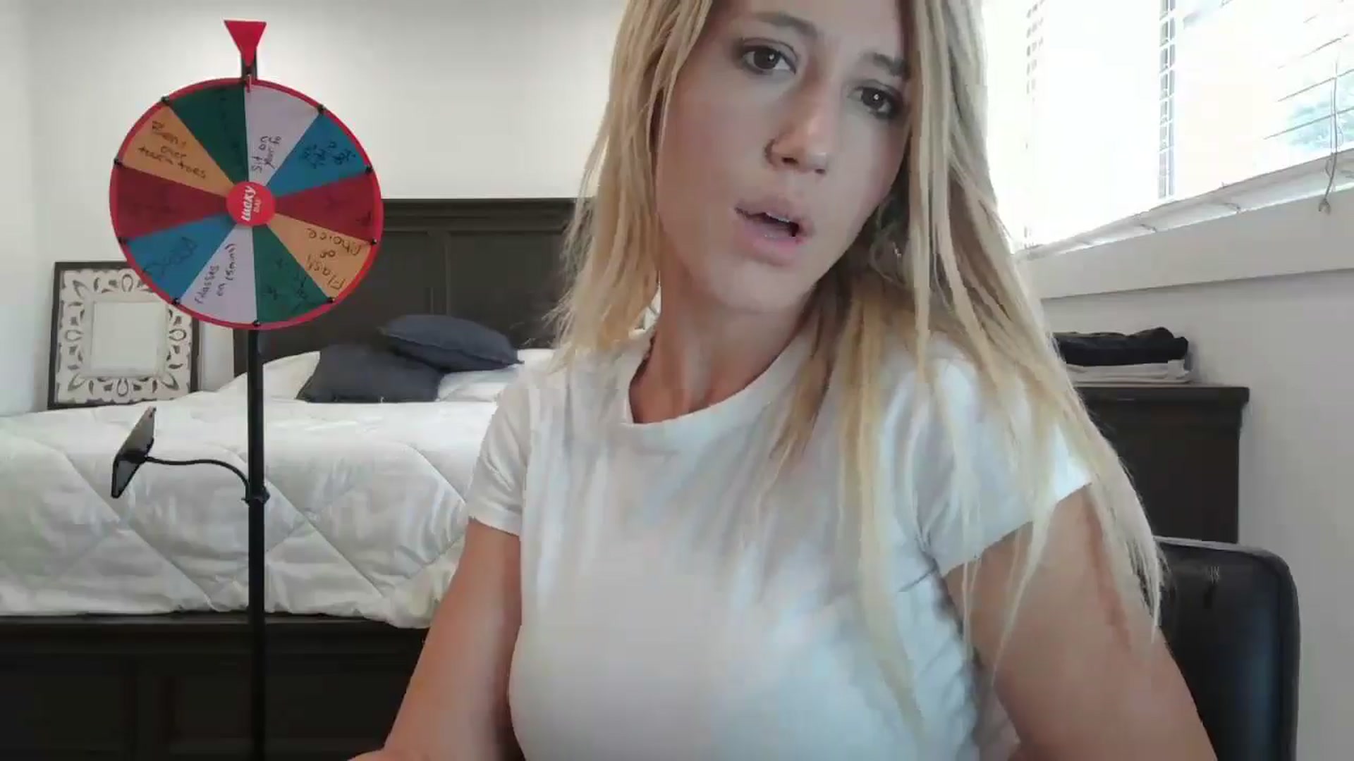 Gallery image thumbnail from blond_milf's myfreecams stream on, 09/17/2024, 06:03 image 12 of 20