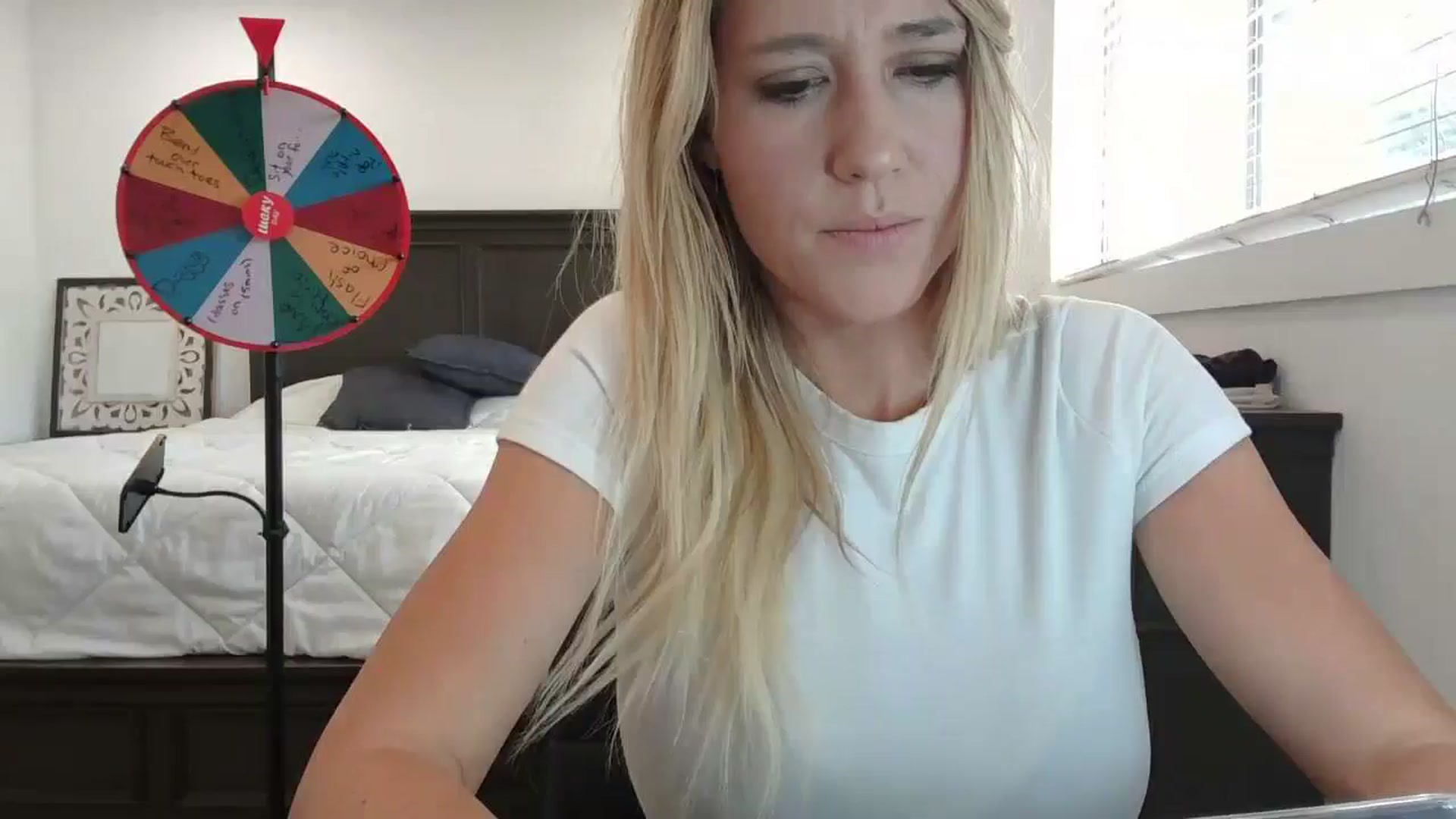 Gallery image thumbnail from blond_milf's myfreecams stream on, 09/17/2024, 06:03 image 7 of 20