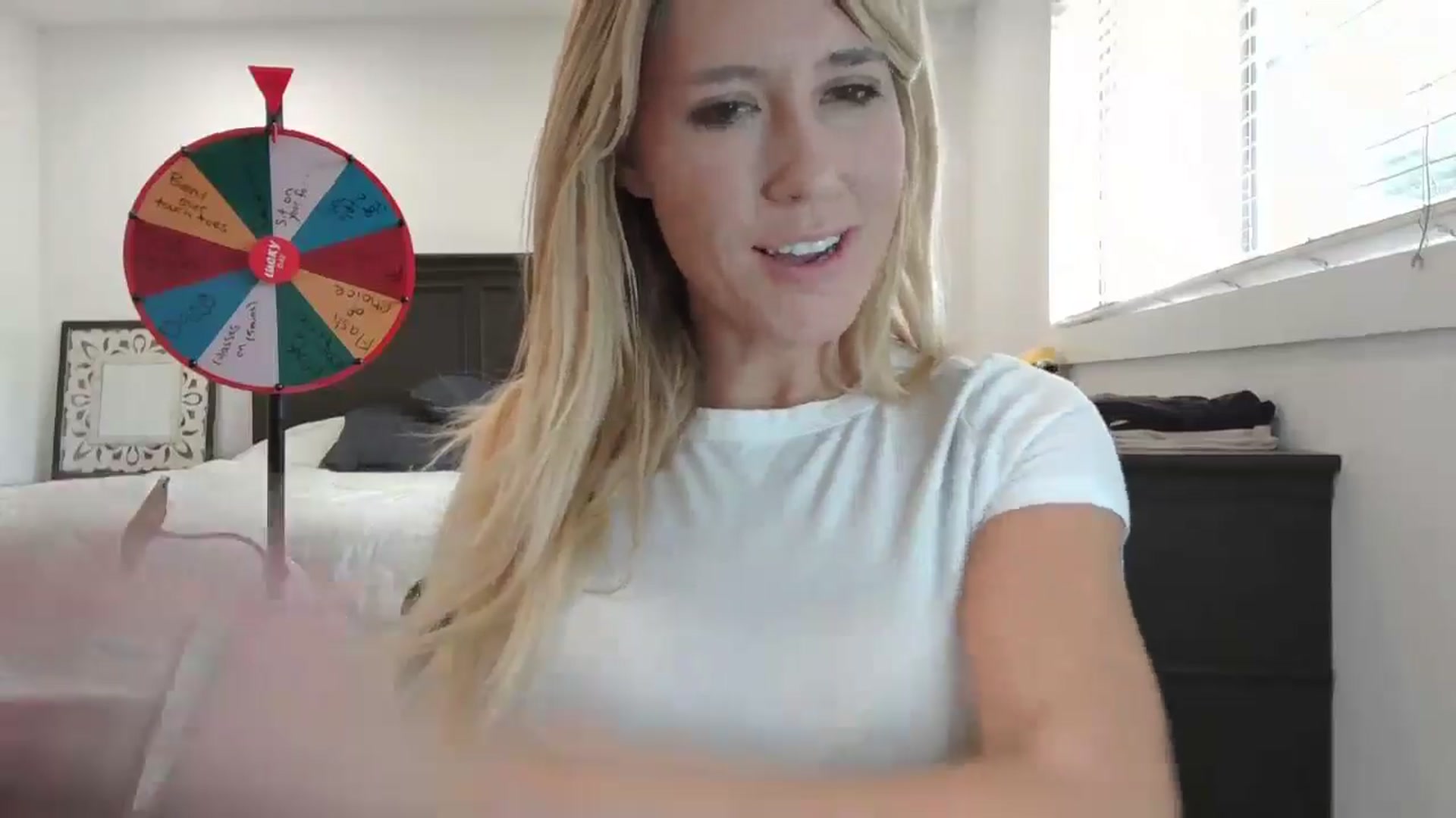 Gallery image thumbnail from blond_milf's myfreecams stream on, 09/17/2024, 06:03 image 2 of 20
