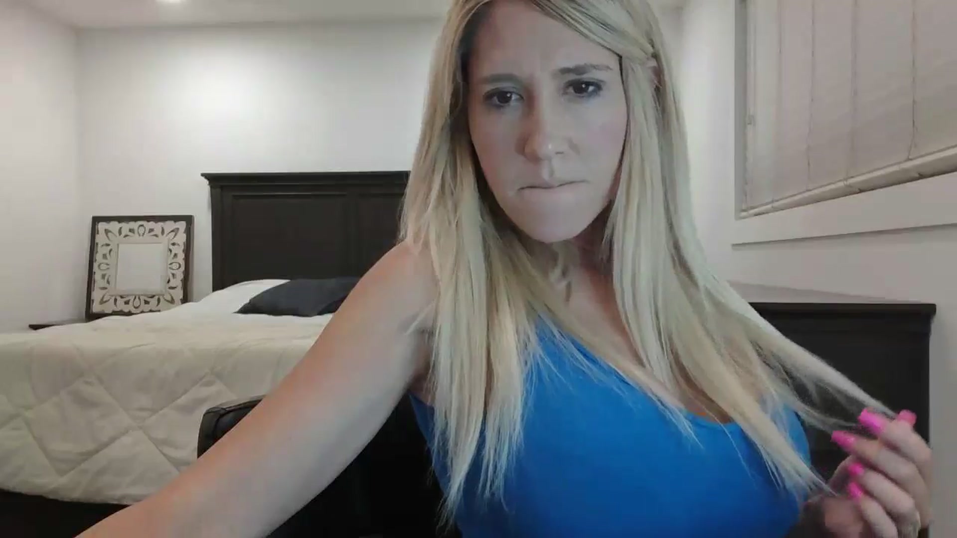 Gallery image thumbnail from blond_milf's myfreecams stream on, 09/18/2024, 05:32 image 5 of 20
