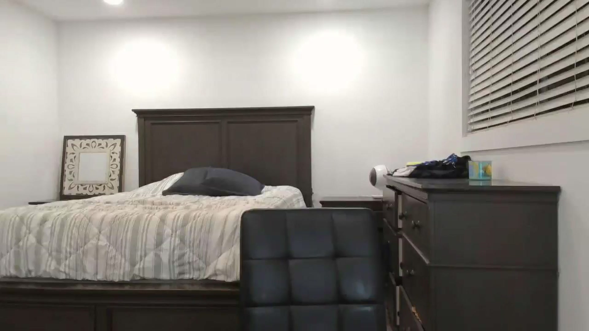 Gallery image thumbnail from blond_milf's myfreecams stream on, 10/02/2024, 05:50 image 19 of 20