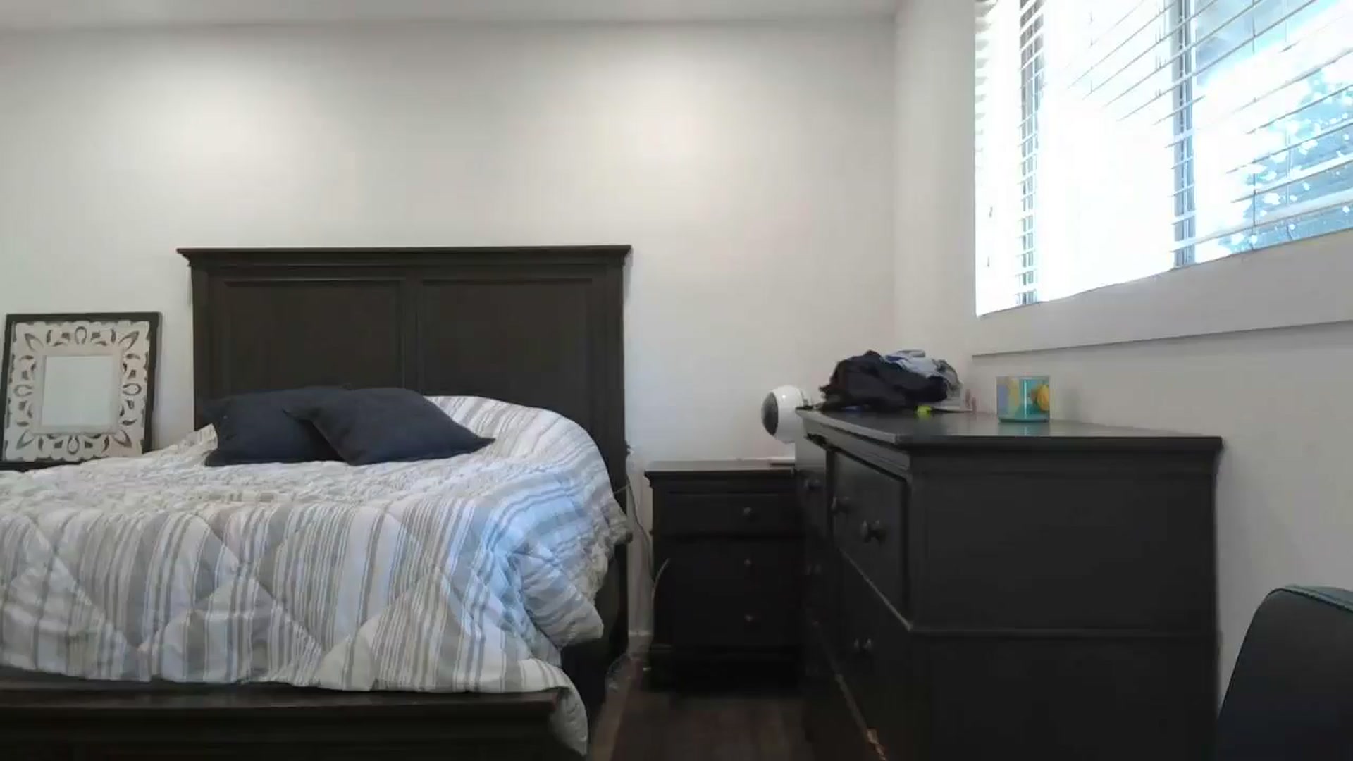 Gallery image thumbnail from blond_milf's myfreecams stream on, 10/02/2024, 22:42 image 4 of 20