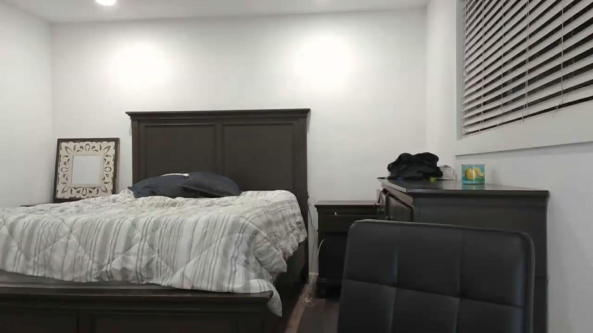 Gallery image thumbnail from blond_milf's myfreecams stream on, 10/03/2024, 06:40 image 2 of 20