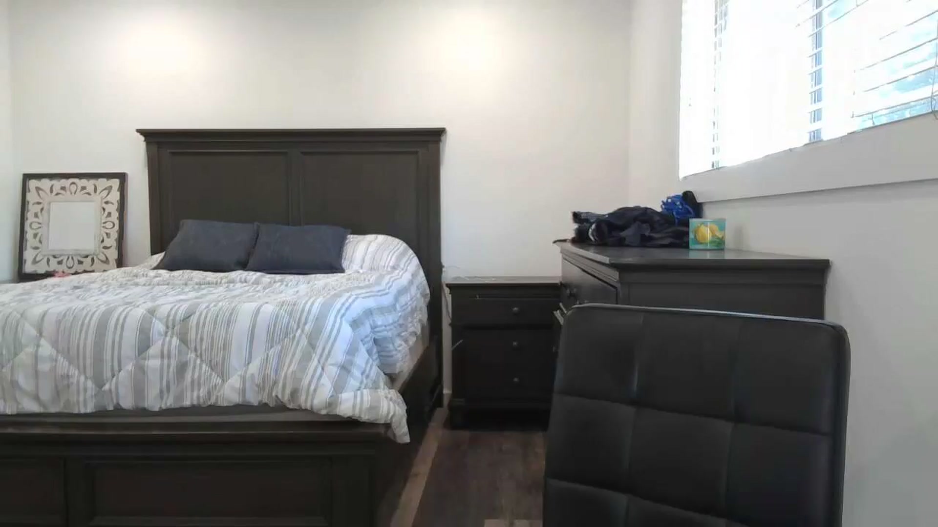 Gallery image thumbnail from blond_milf's myfreecams stream on, 10/03/2024, 23:00 image 2 of 20