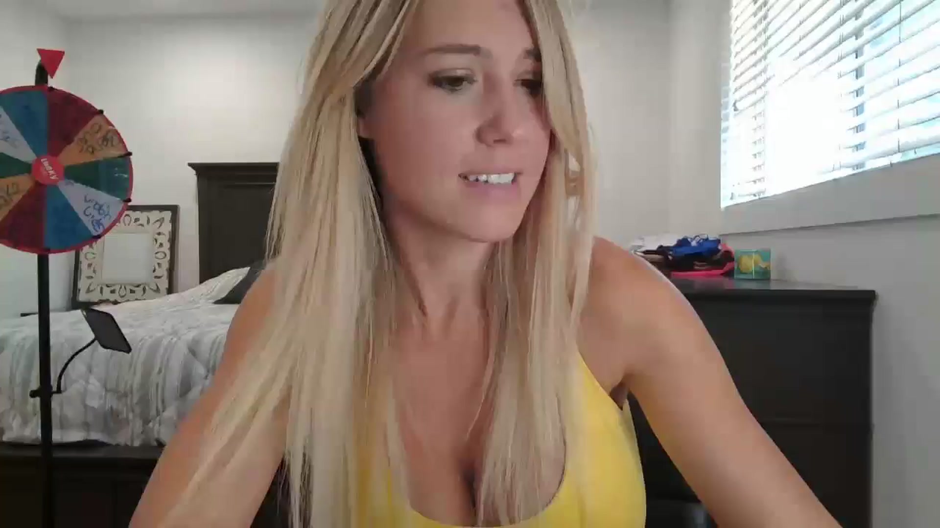 Gallery image thumbnail from blond_milf's myfreecams stream on, 10/04/2024, 20:40 image 1 of 20