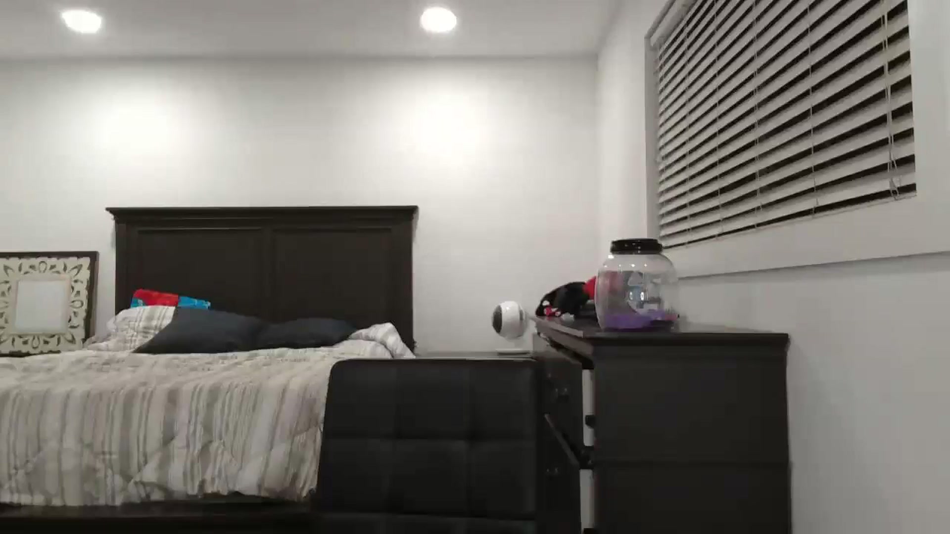 Gallery image thumbnail from blond_milf's myfreecams stream on, 10/20/2024, 07:07 image 16 of 20