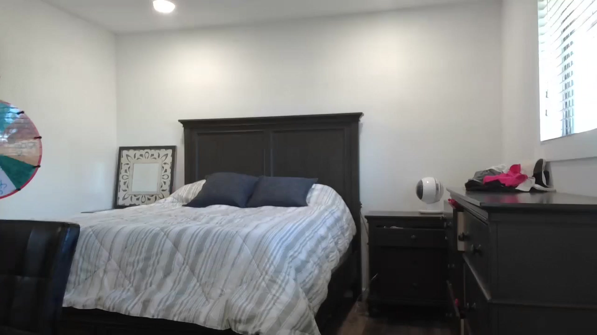 Gallery image thumbnail from blond_milf's myfreecams stream on, 10/28/2024, 20:50 image 13 of 20