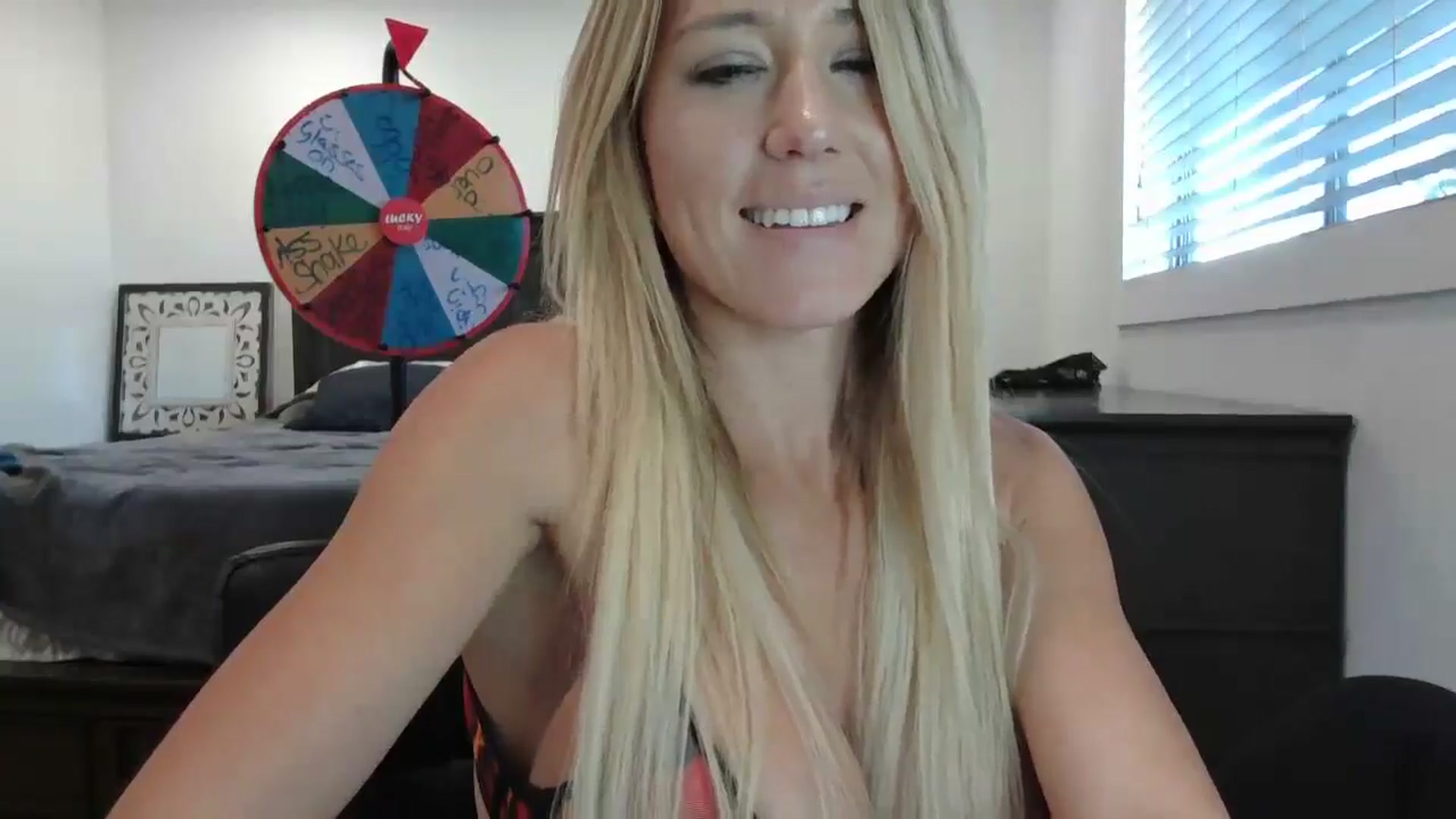 Gallery image thumbnail from blond_milf's myfreecams stream on, 11/04/2024, 23:49 image 15 of 20