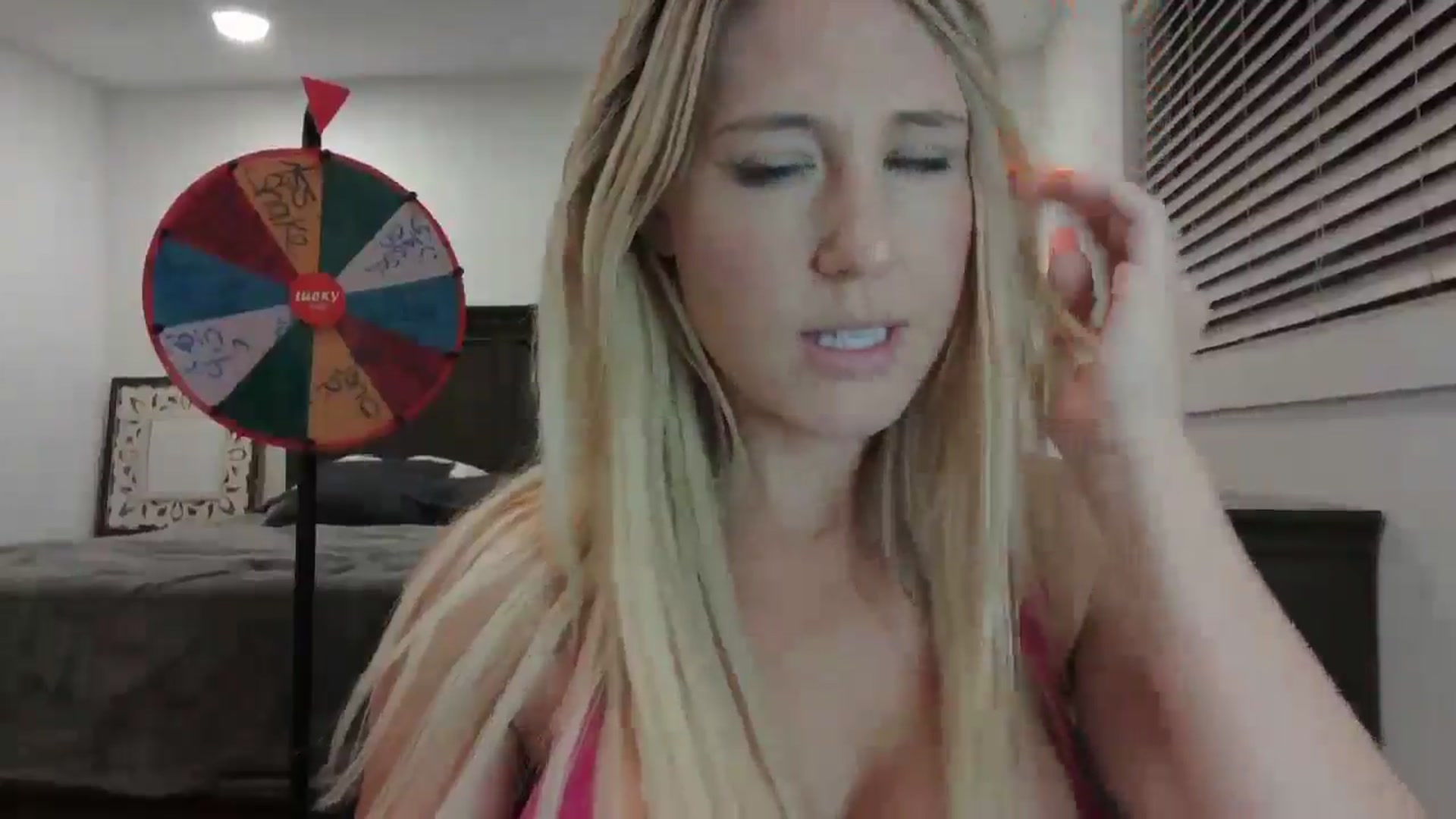 Gallery image thumbnail from blond_milf's myfreecams stream on, 11/05/2024, 08:04 image 16 of 20