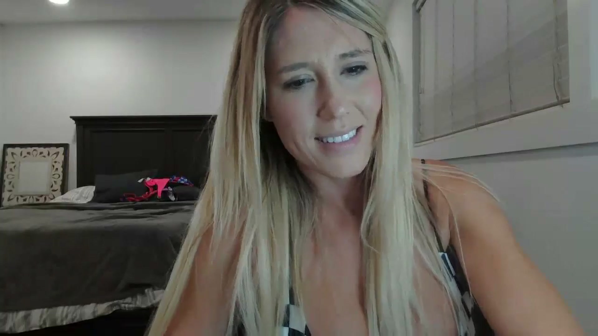 Gallery image thumbnail from blond_milf's myfreecams stream on, 11/07/2024, 06:09 image 15 of 20