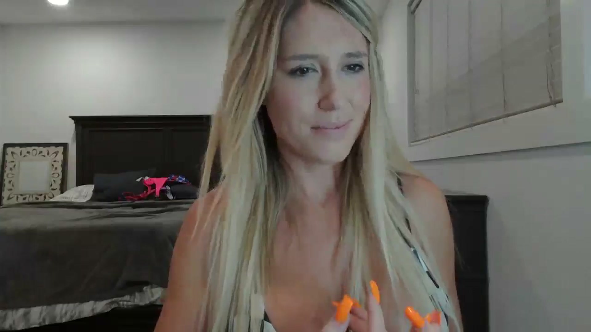 Gallery image thumbnail from blond_milf's myfreecams stream on, 11/07/2024, 06:09 image 16 of 20