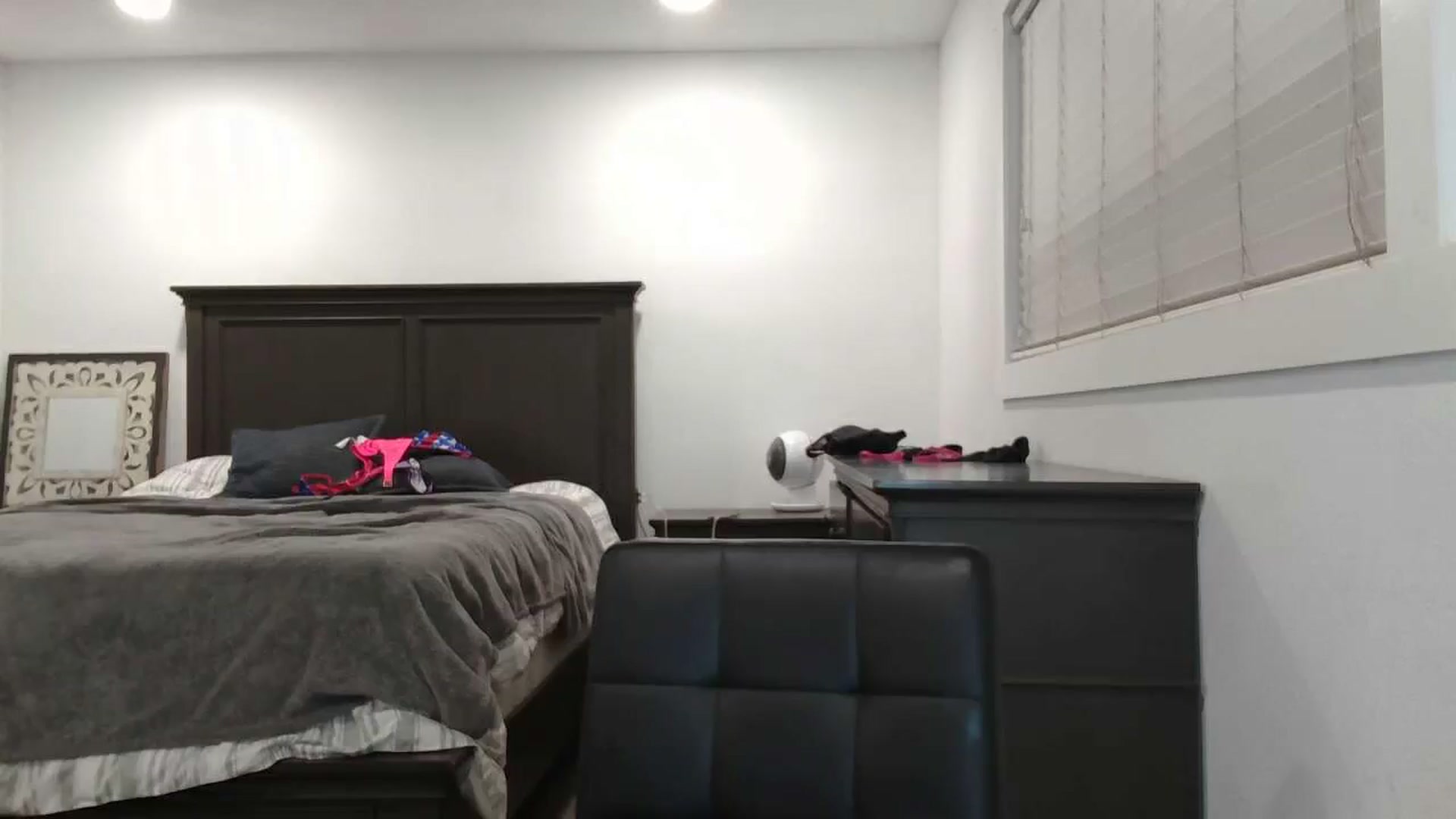 Gallery image thumbnail from blond_milf's myfreecams stream on, 11/07/2024, 06:09 image 18 of 20