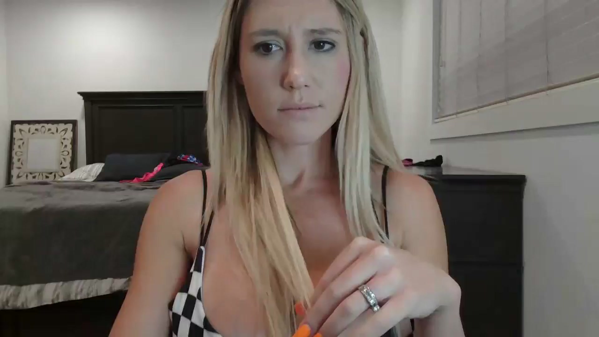 Gallery image thumbnail from blond_milf's myfreecams stream on, 11/07/2024, 08:25 image 18 of 20