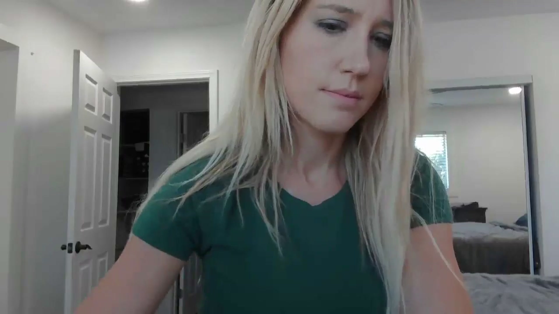 Gallery image thumbnail from blond_milf's myfreecams stream on, 11/07/2024, 22:19 image 11 of 20