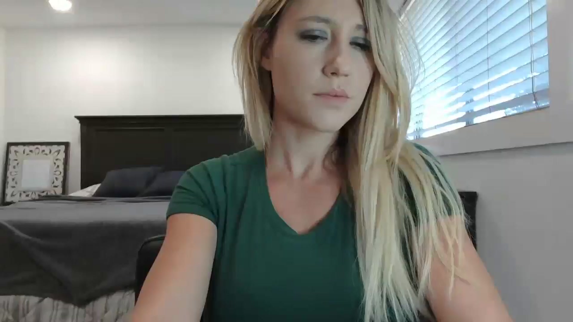 Gallery image thumbnail from blond_milf's myfreecams stream on, 11/07/2024, 22:19 image 1 of 20