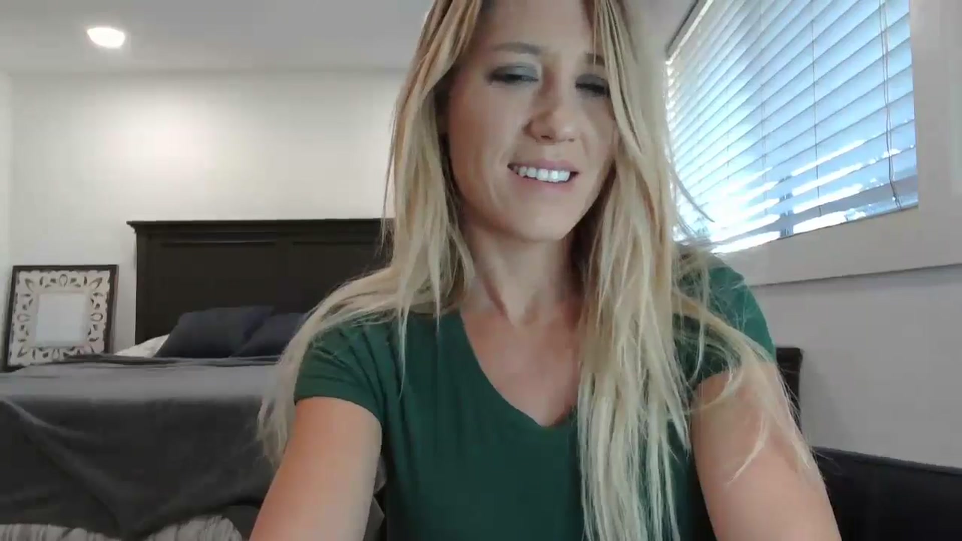 Gallery image thumbnail from blond_milf's myfreecams stream on, 11/07/2024, 22:19 image 3 of 20