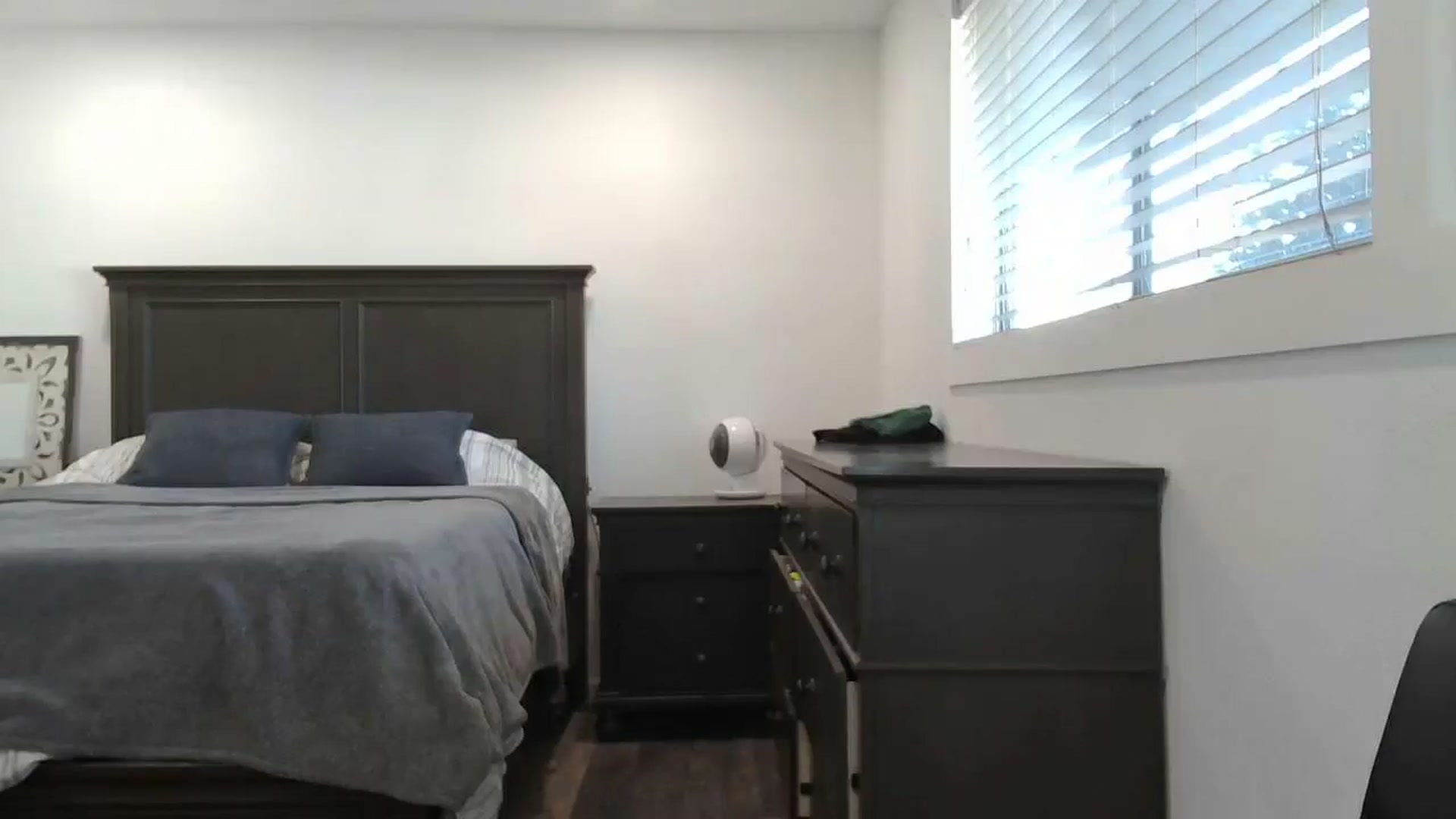 Gallery image thumbnail from blond_milf's myfreecams stream on, 11/08/2024, 22:00 image 13 of 20