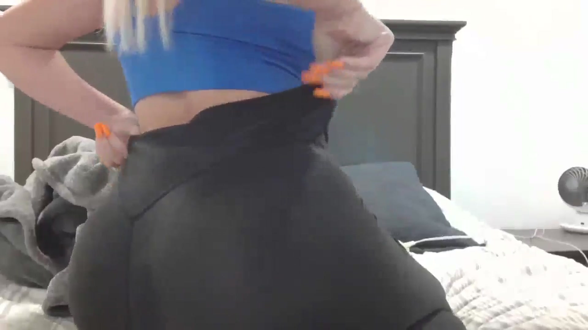 Gallery image thumbnail from blond_milf's myfreecams stream on, 11/11/2024, 06:09 image 6 of 20
