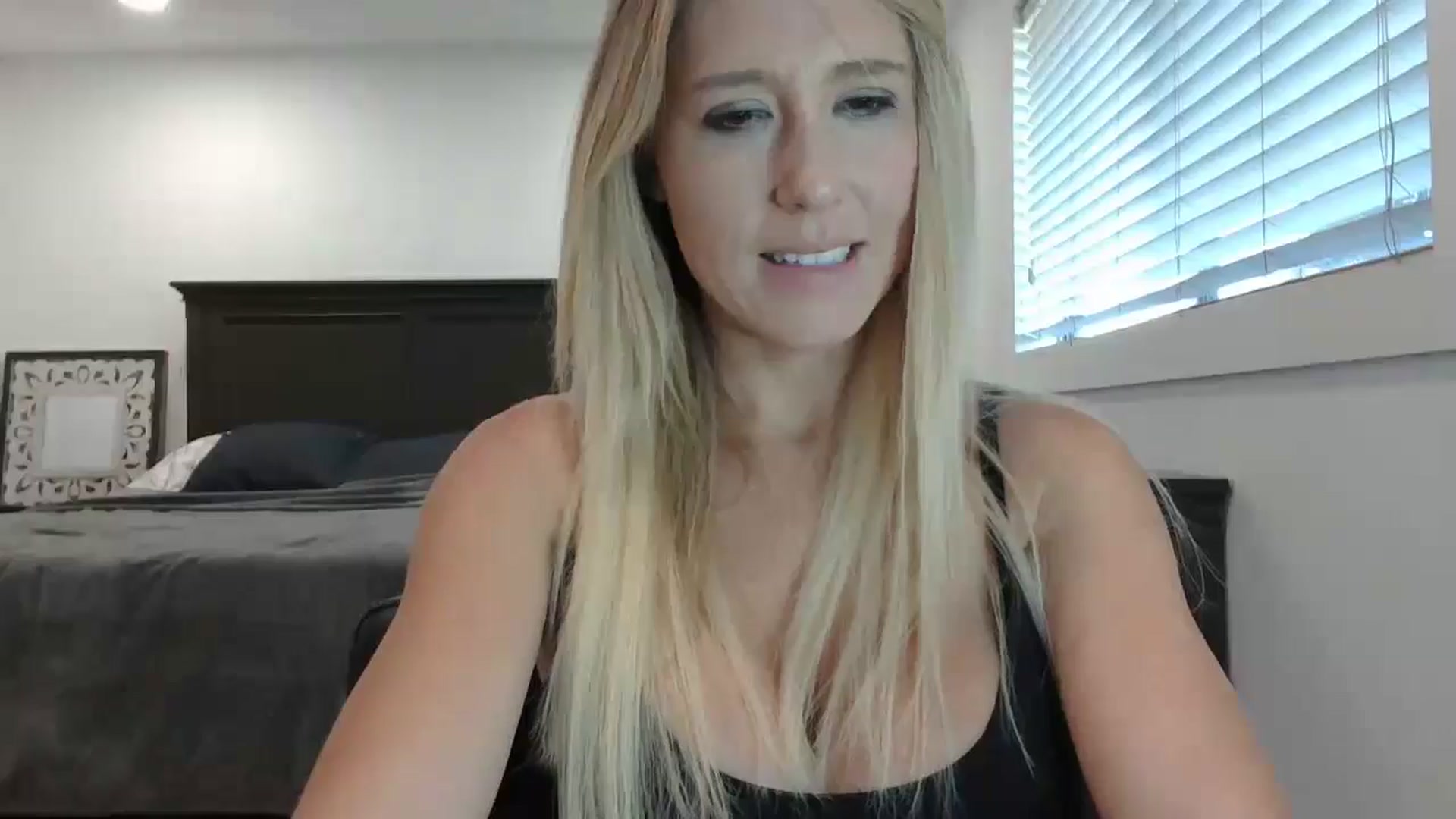 Gallery image thumbnail from blond_milf's myfreecams stream on, 11/12/2024, 22:49 image 10 of 20