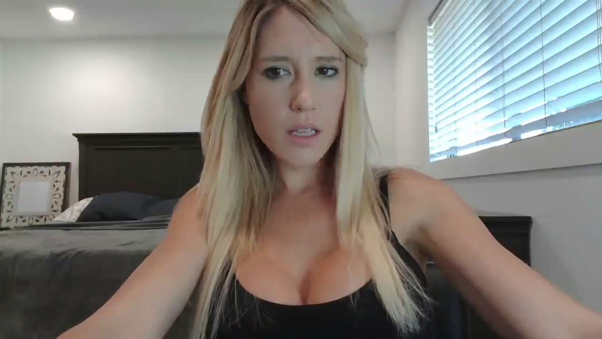 Gallery image thumbnail from blond_milf's myfreecams stream on, 11/12/2024, 22:49 image 5 of 20