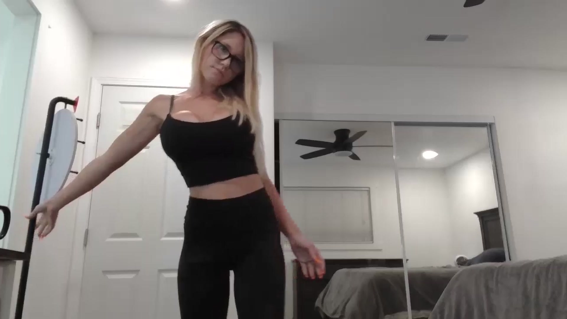 Gallery image thumbnail from blond_milf's myfreecams stream on, 11/13/2024, 07:39 image 3 of 20