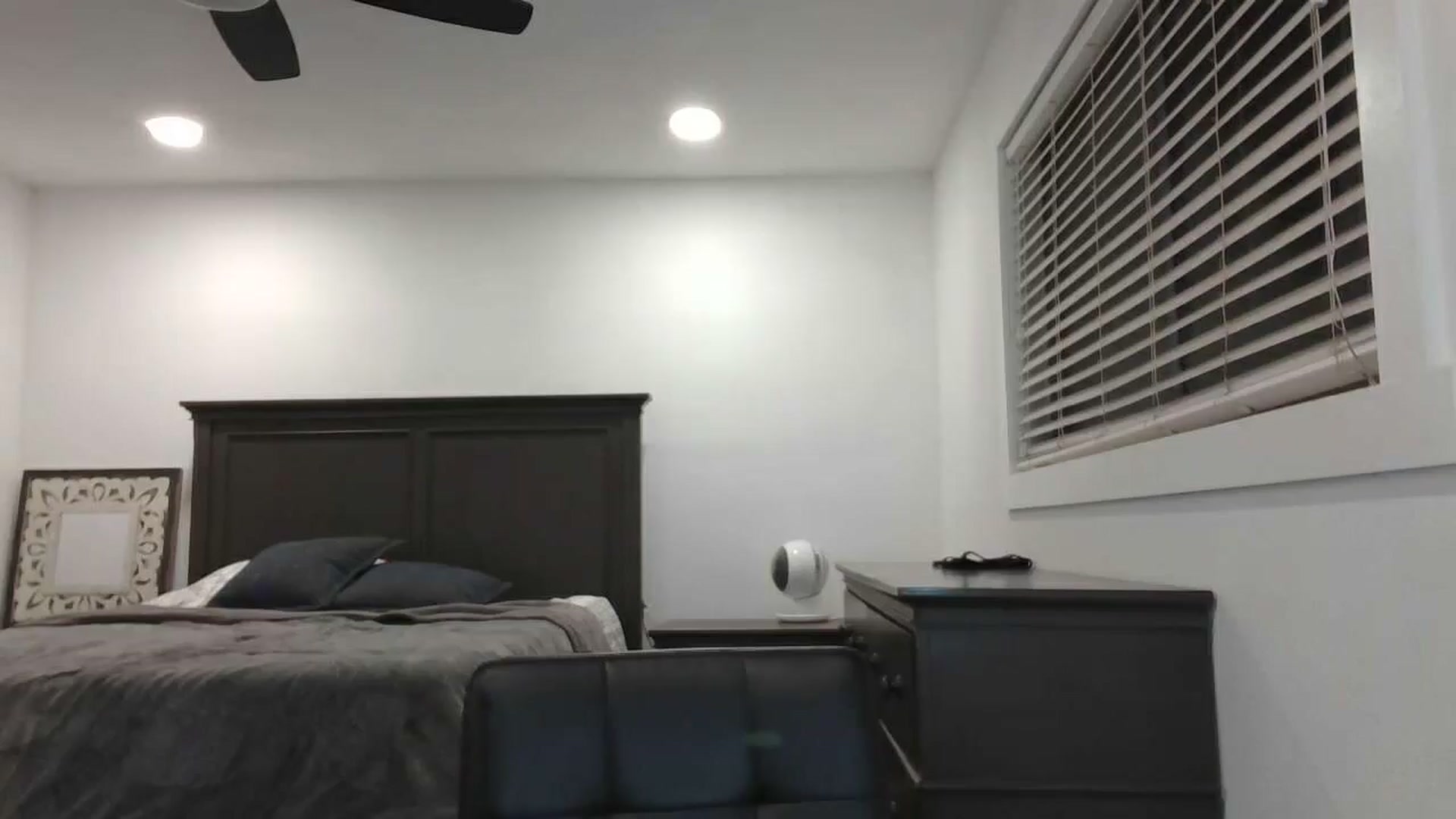 Gallery image thumbnail from blond_milf's myfreecams stream on, 11/15/2024, 08:00 image 2 of 20