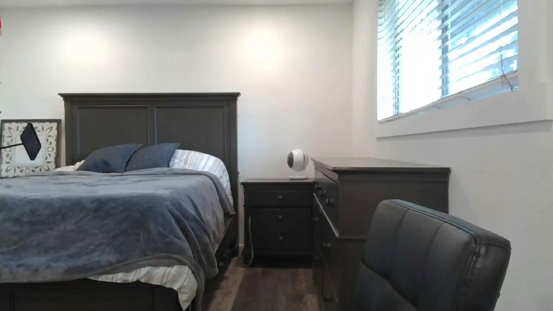 Gallery image thumbnail from blond_milf's myfreecams stream on, 11/15/2024, 22:10 image 20 of 20